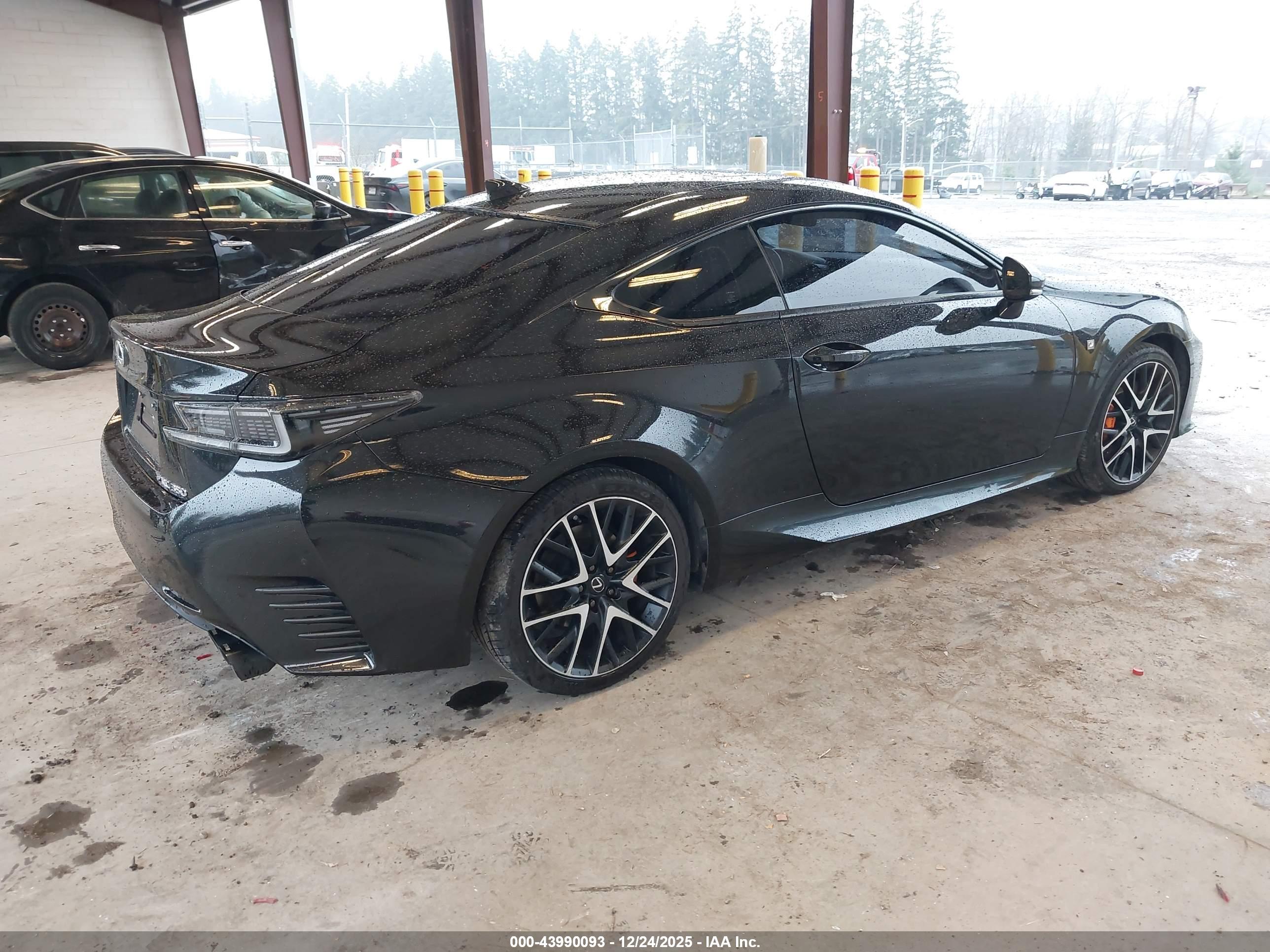 LEXUS RC image 4