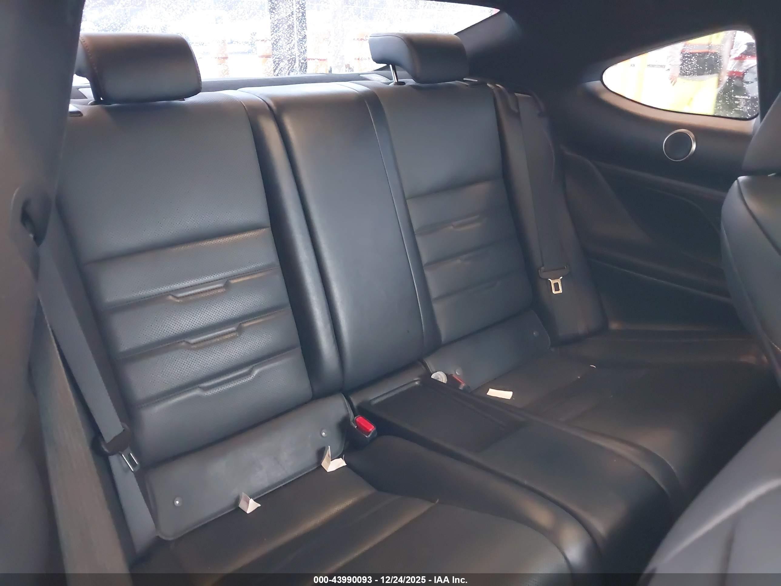 LEXUS RC image 8
