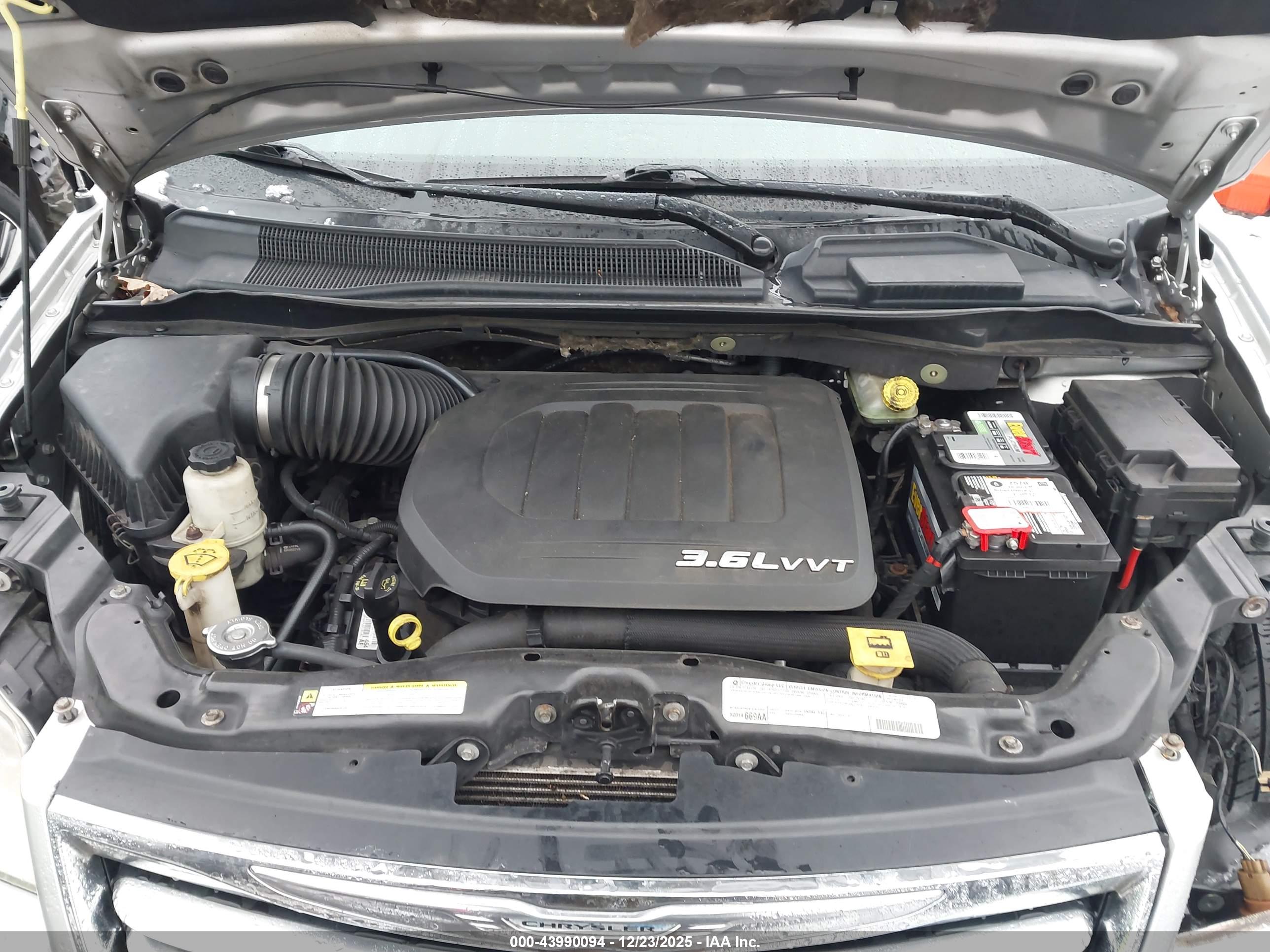 CHRYSLER TOWN image 10