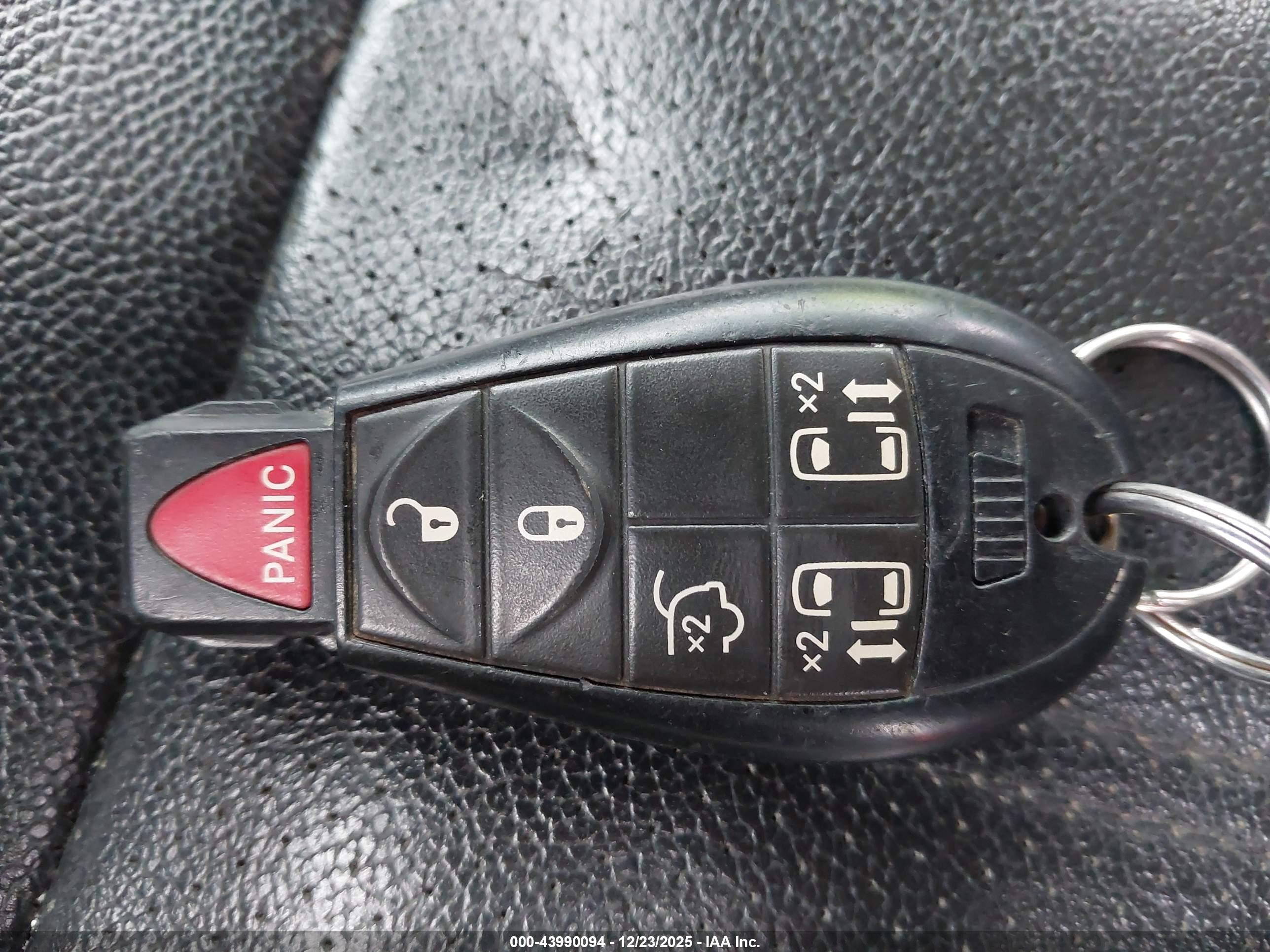 CHRYSLER TOWN image 11