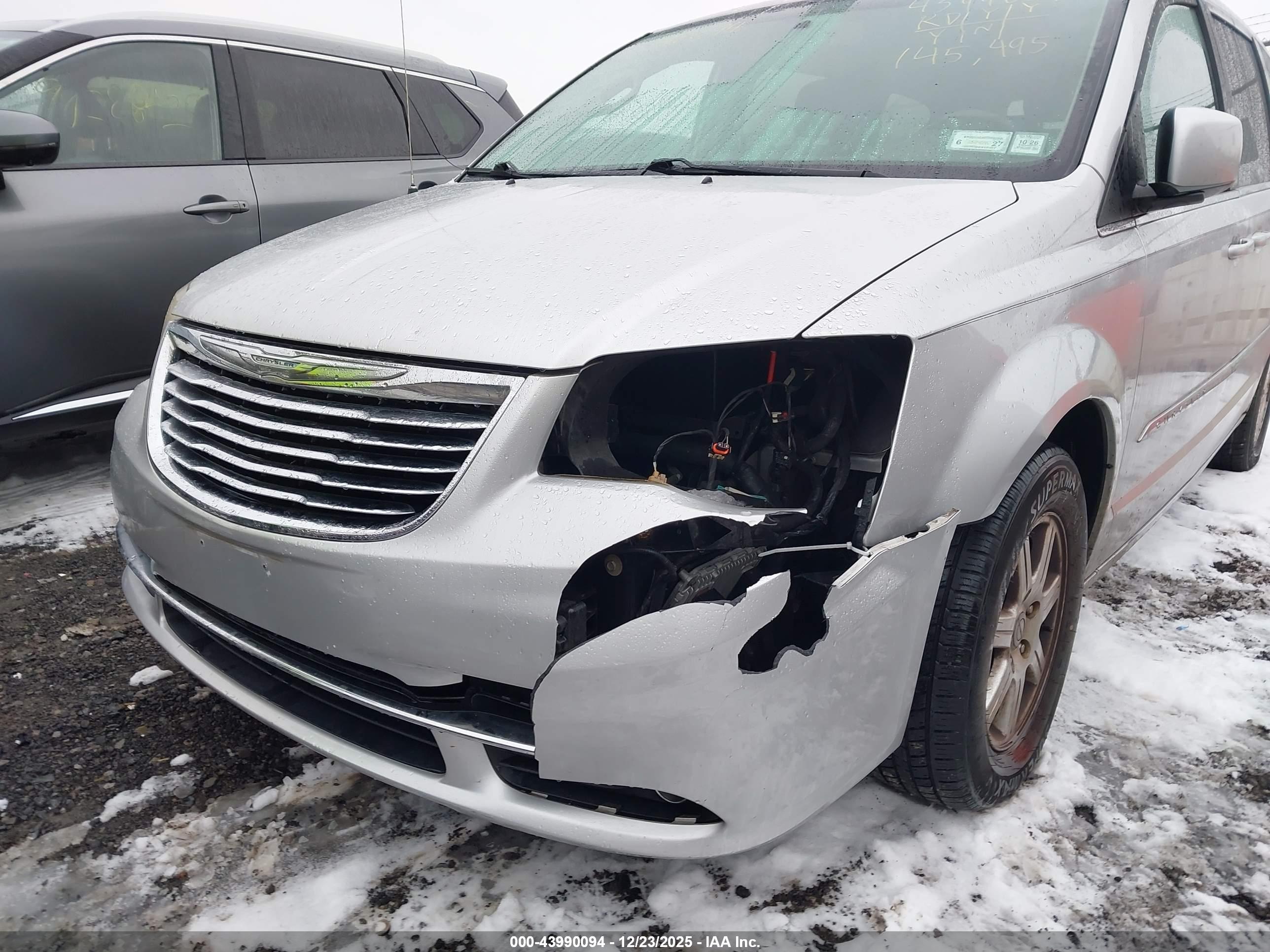CHRYSLER TOWN image 6