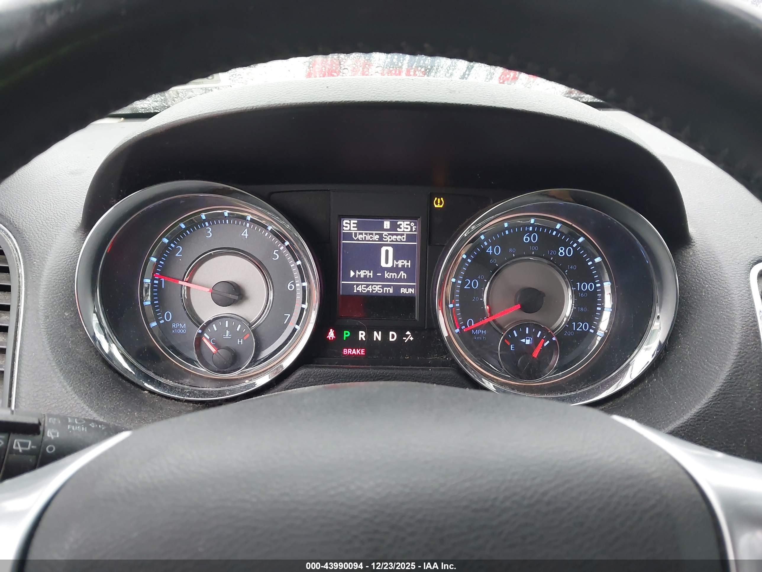 CHRYSLER TOWN image 7