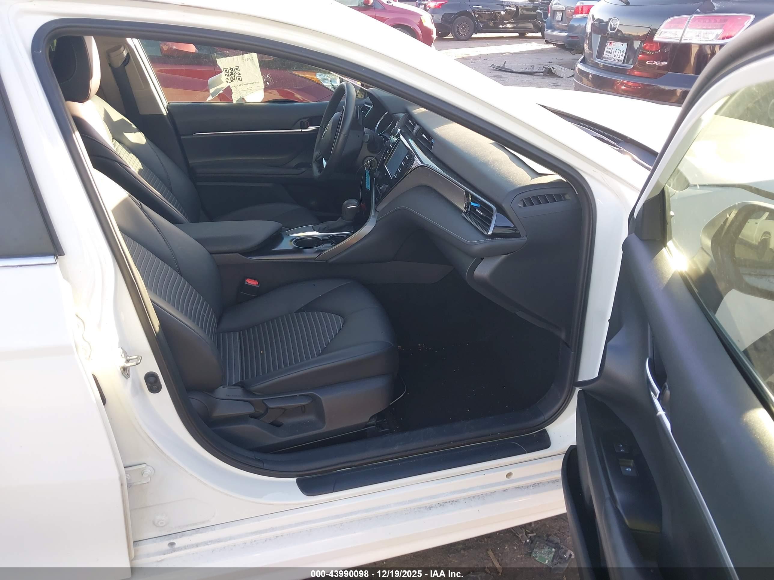 TOYOTA CAMRY image 5