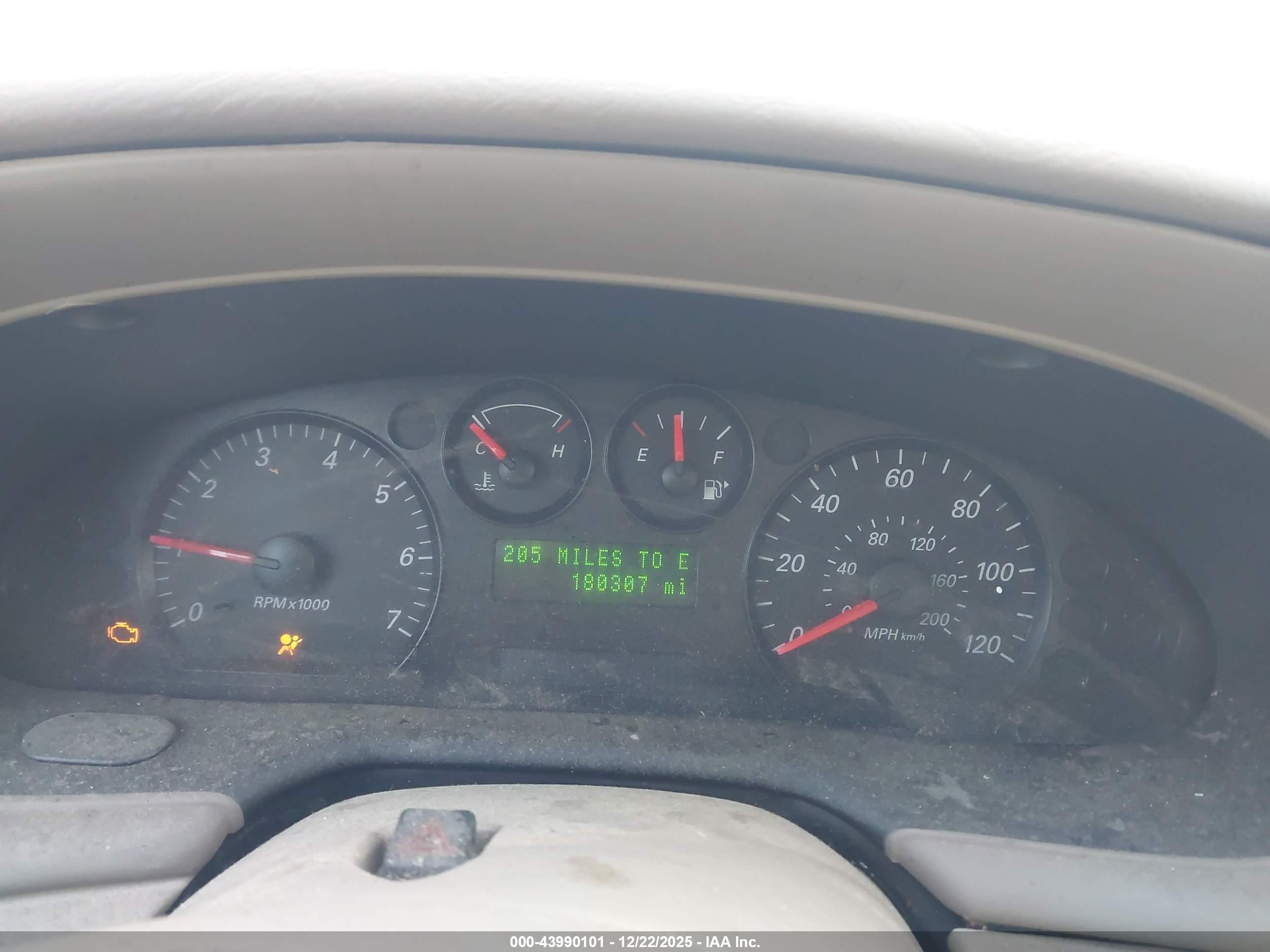 FORD TAURUS image 7