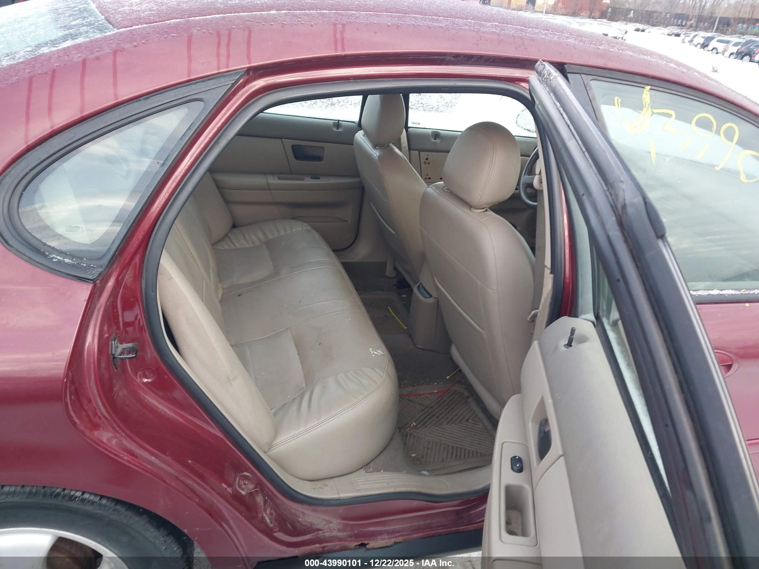 FORD TAURUS image 8