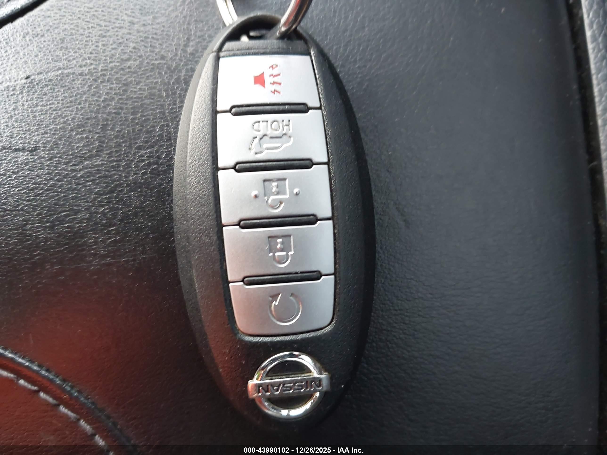 NISSAN ROGUE image 11