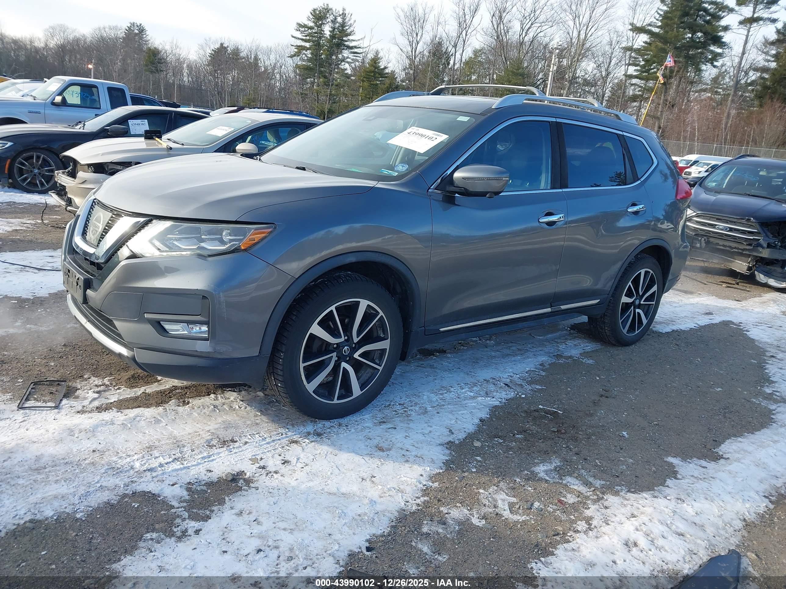 NISSAN ROGUE image 2