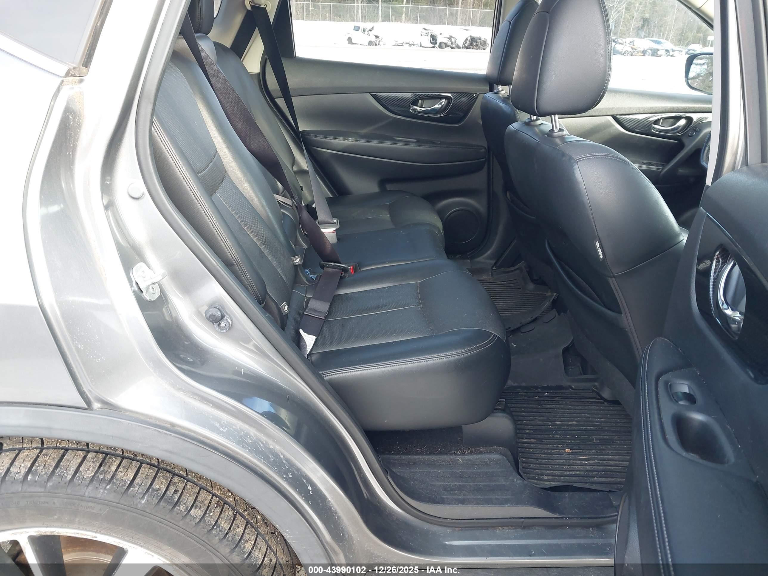 NISSAN ROGUE image 8