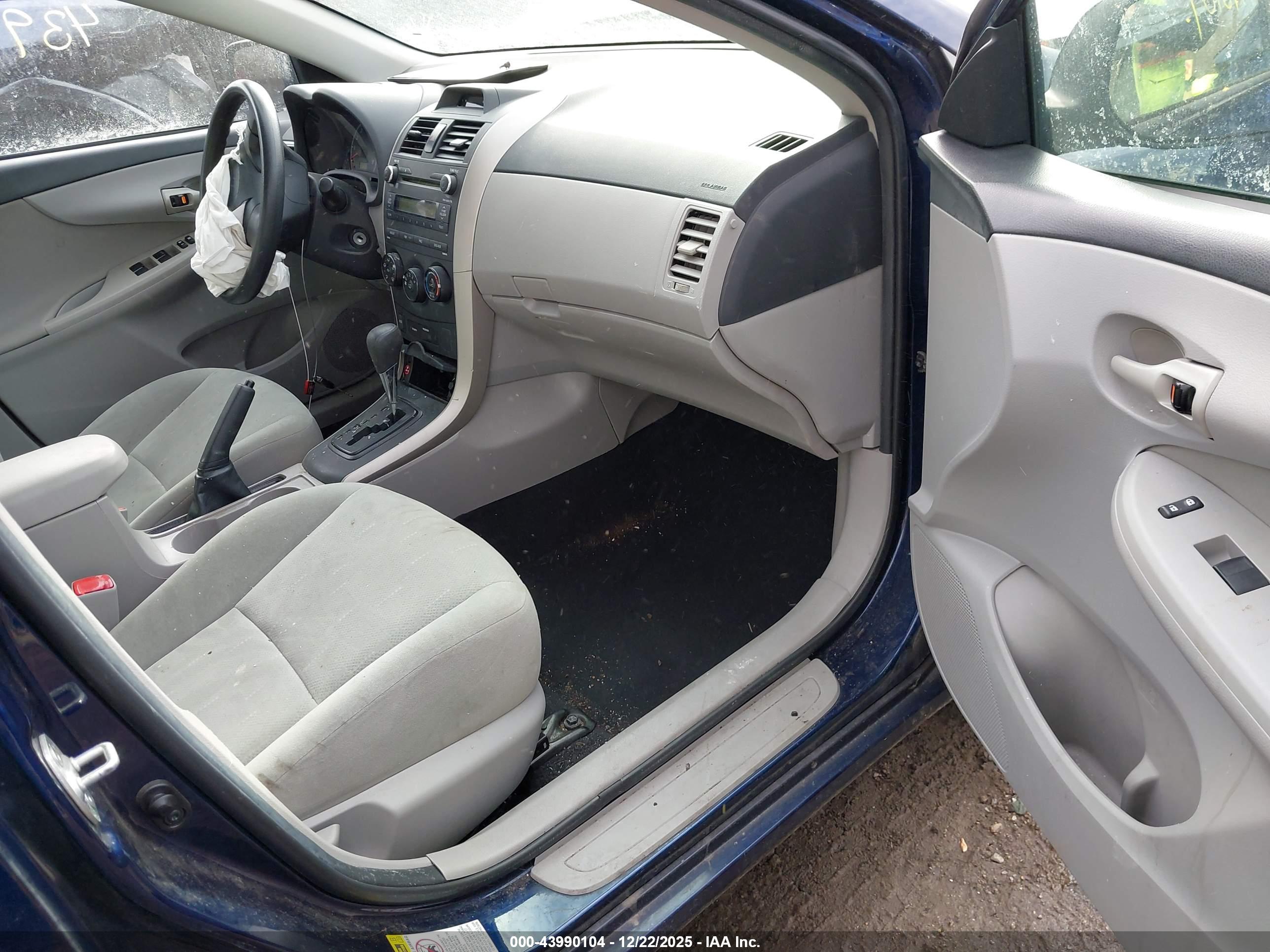 TOYOTA COROLLA image 5