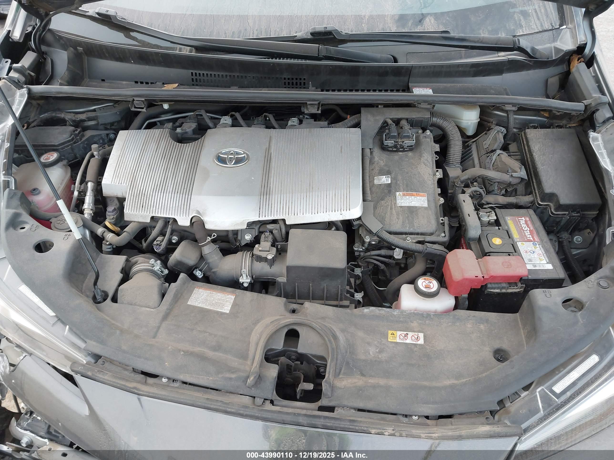 TOYOTA PRIUS image 10