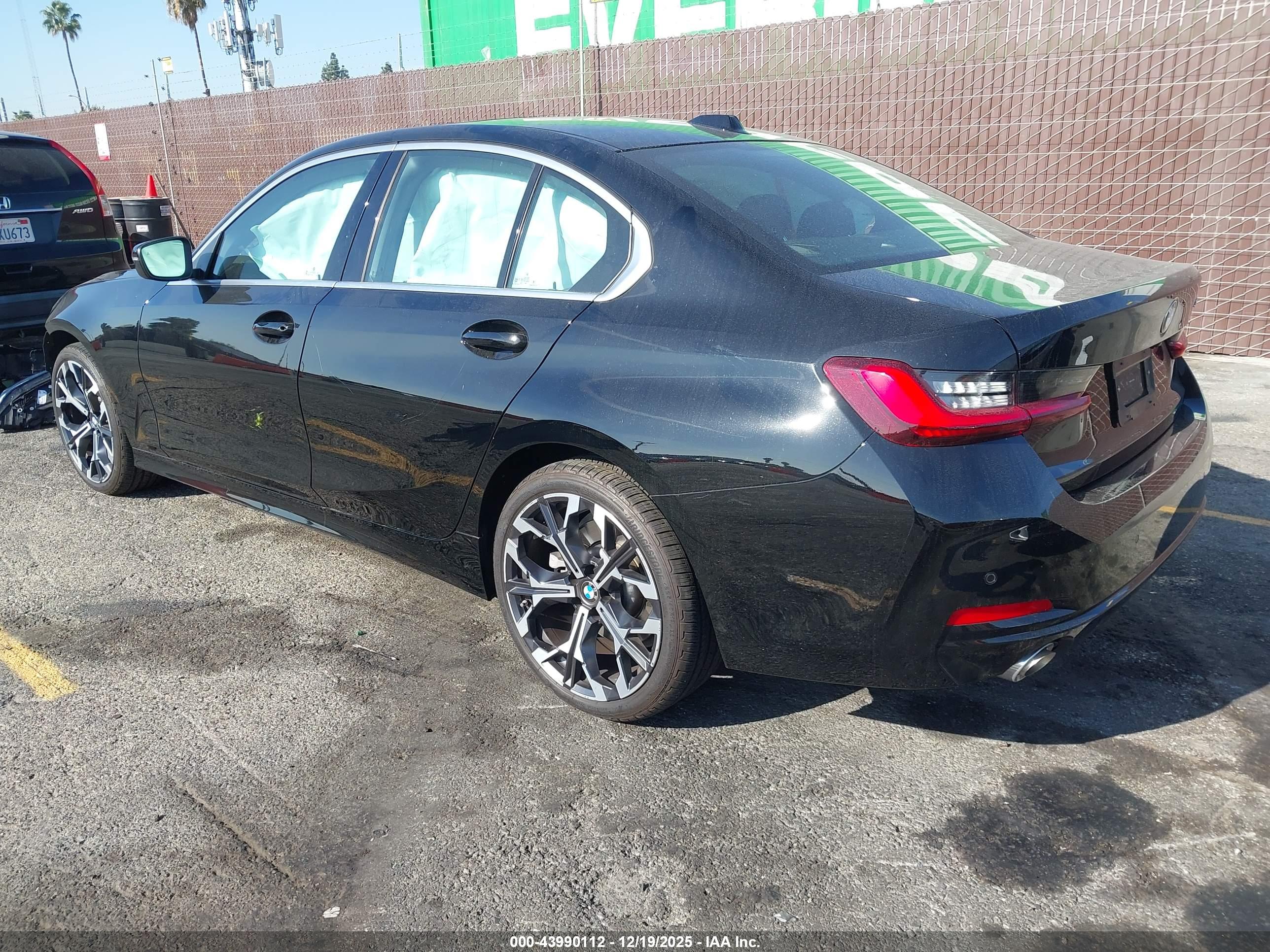 BMW 330I image 3