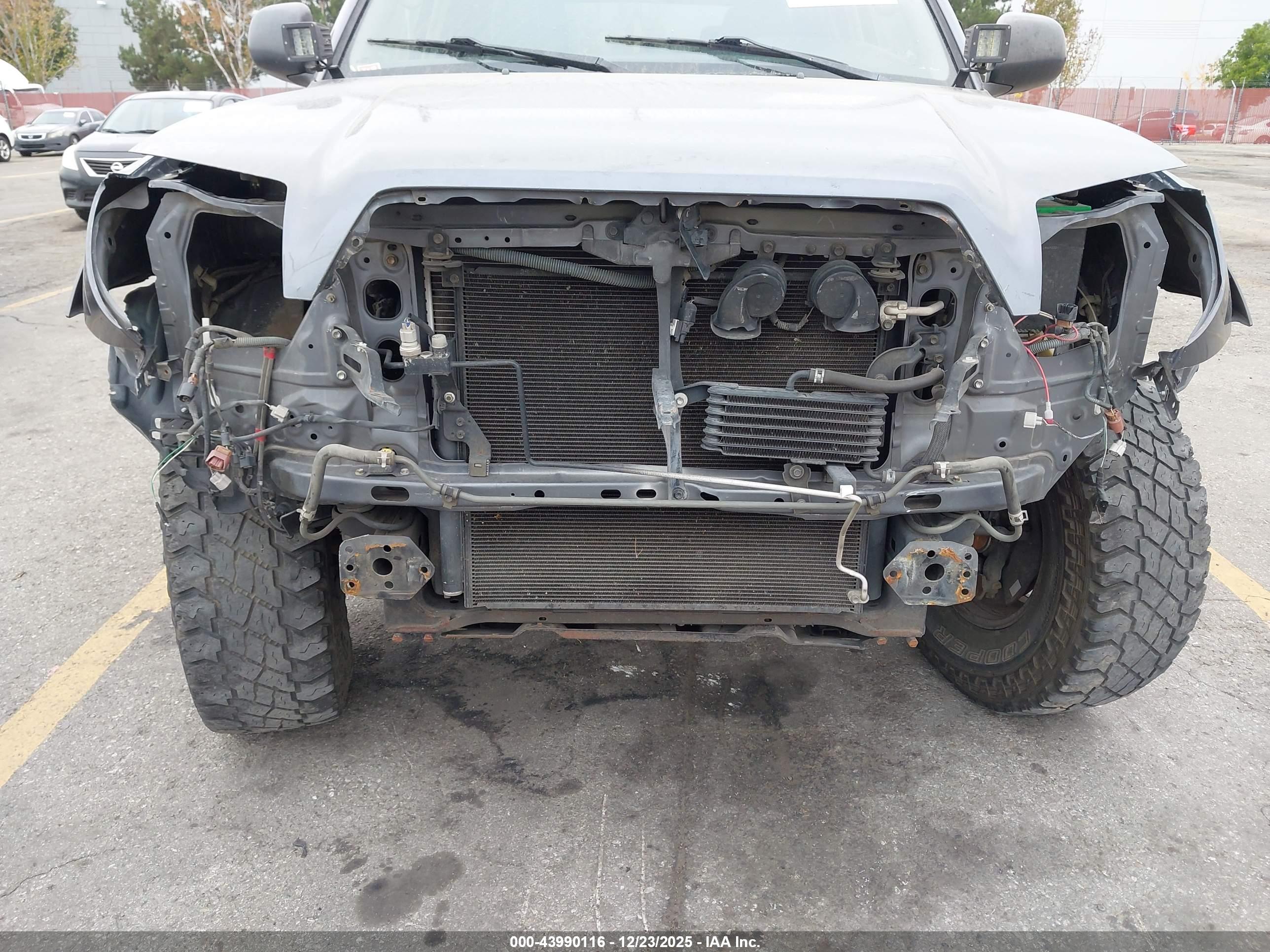 TOYOTA 4RUNNER image 6