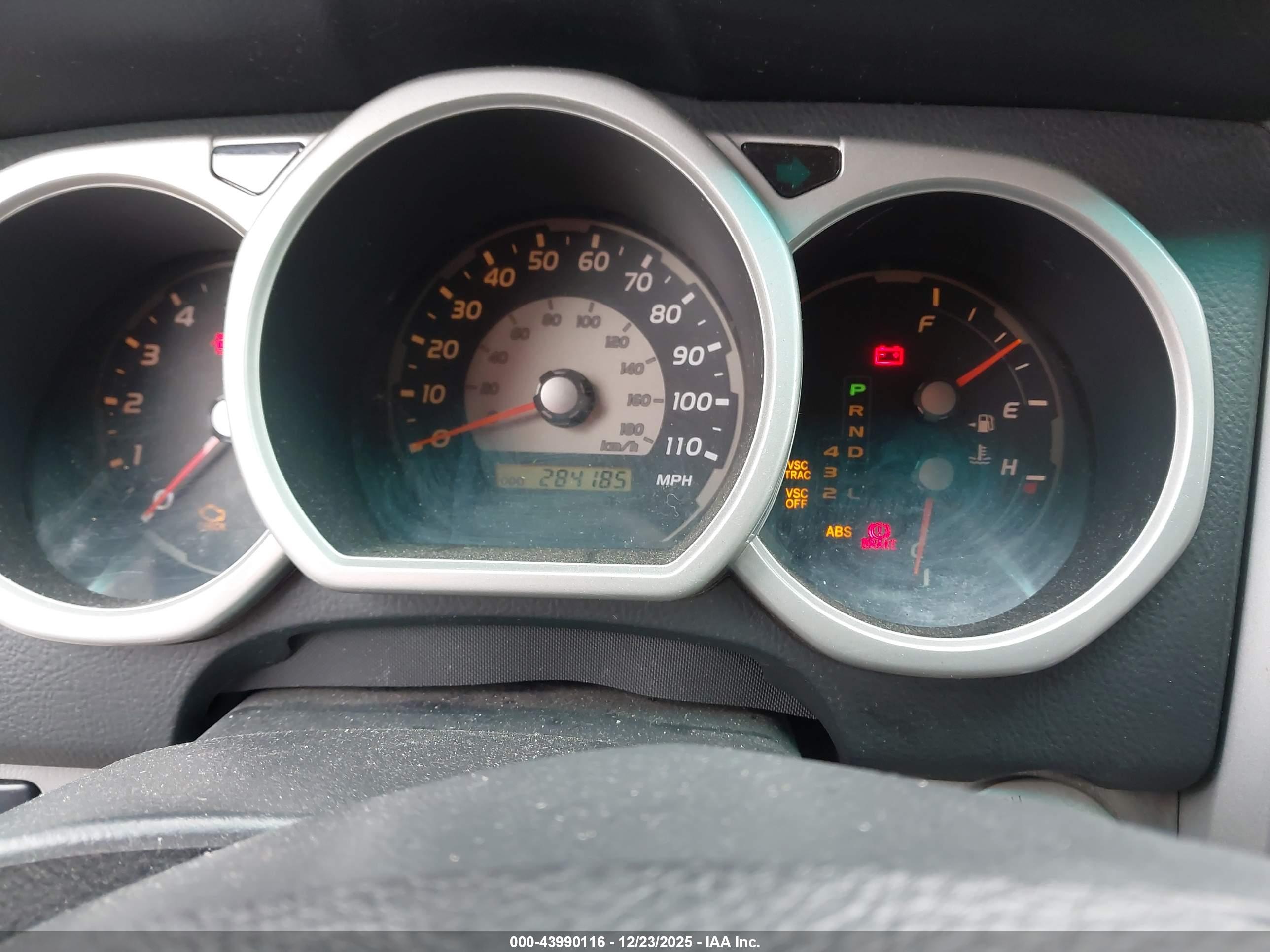 TOYOTA 4RUNNER image 7