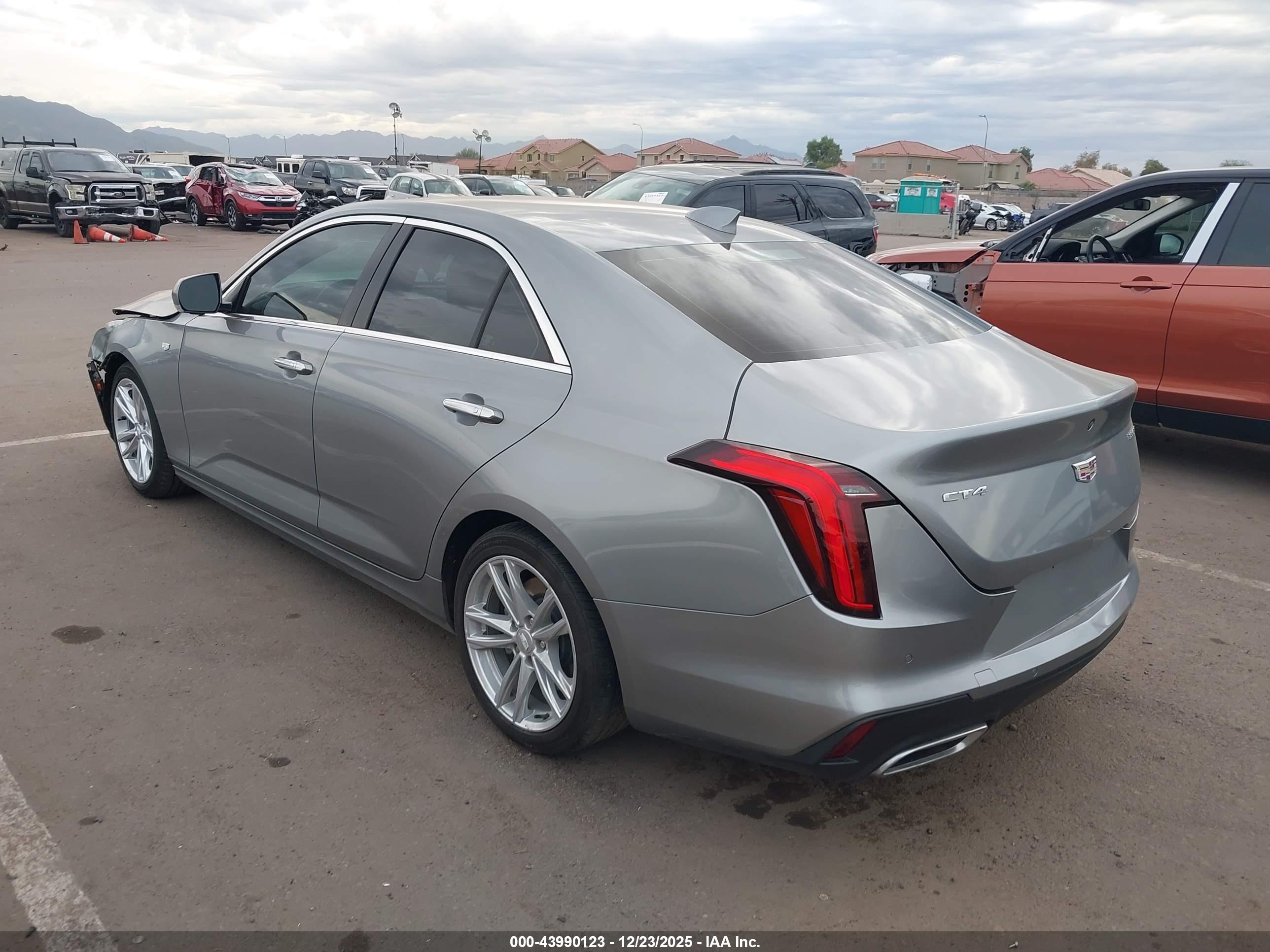 CADILLAC CT4 image 3