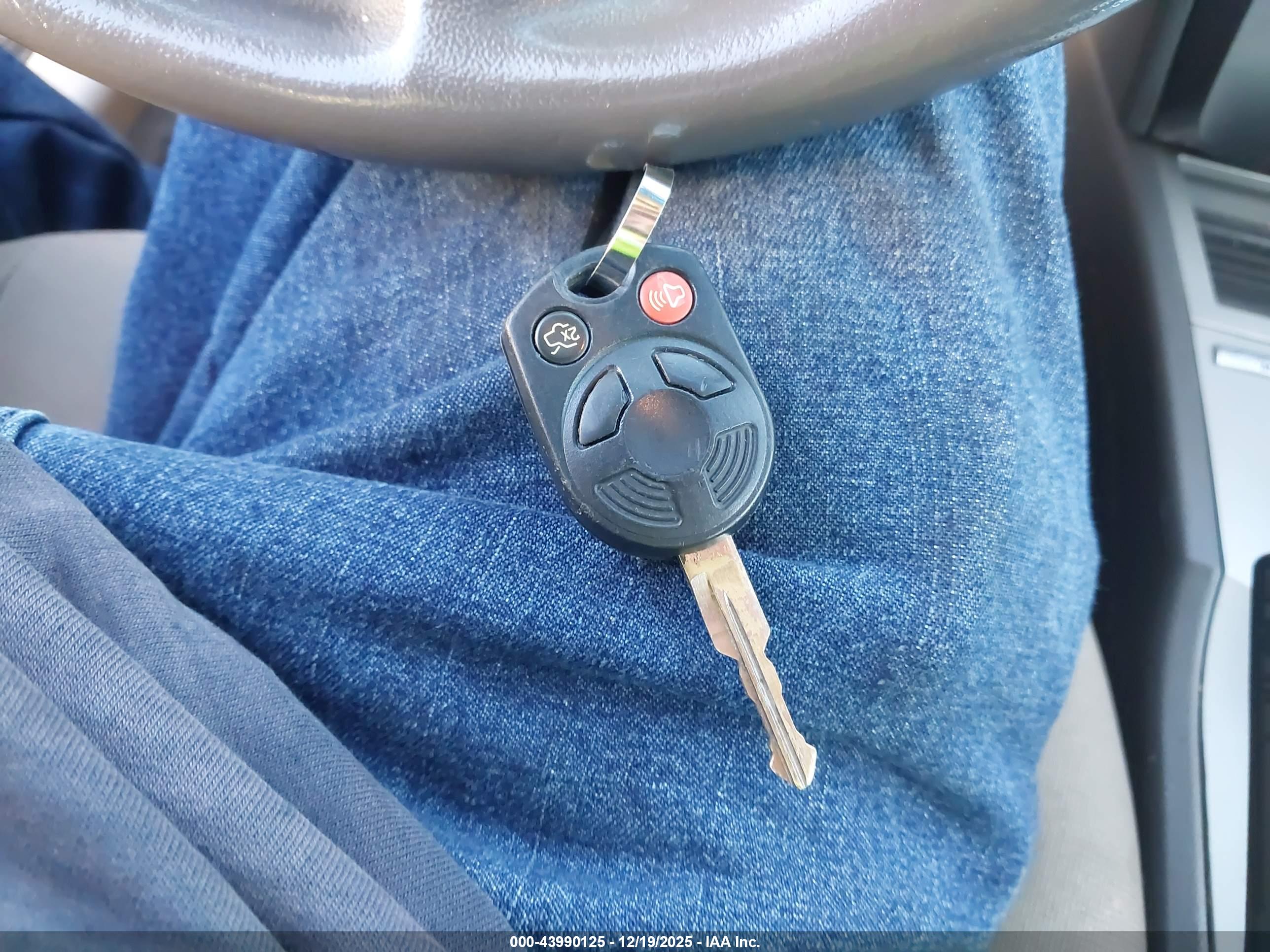 FORD FUSION image 11