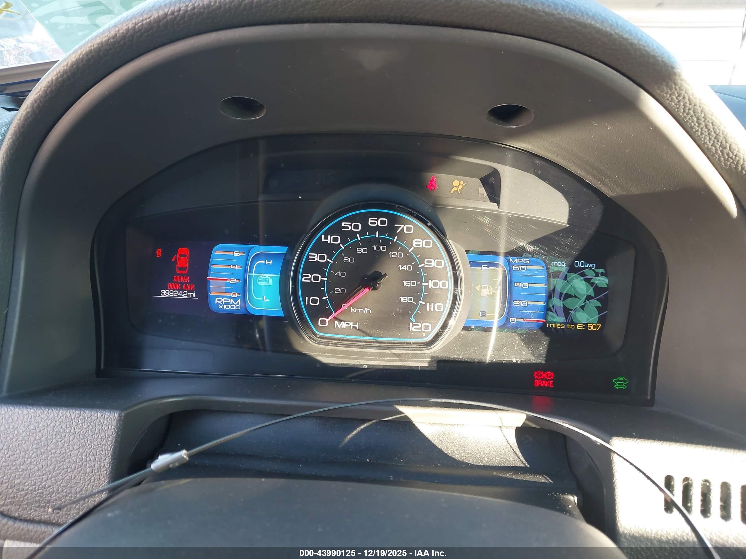 FORD FUSION image 7