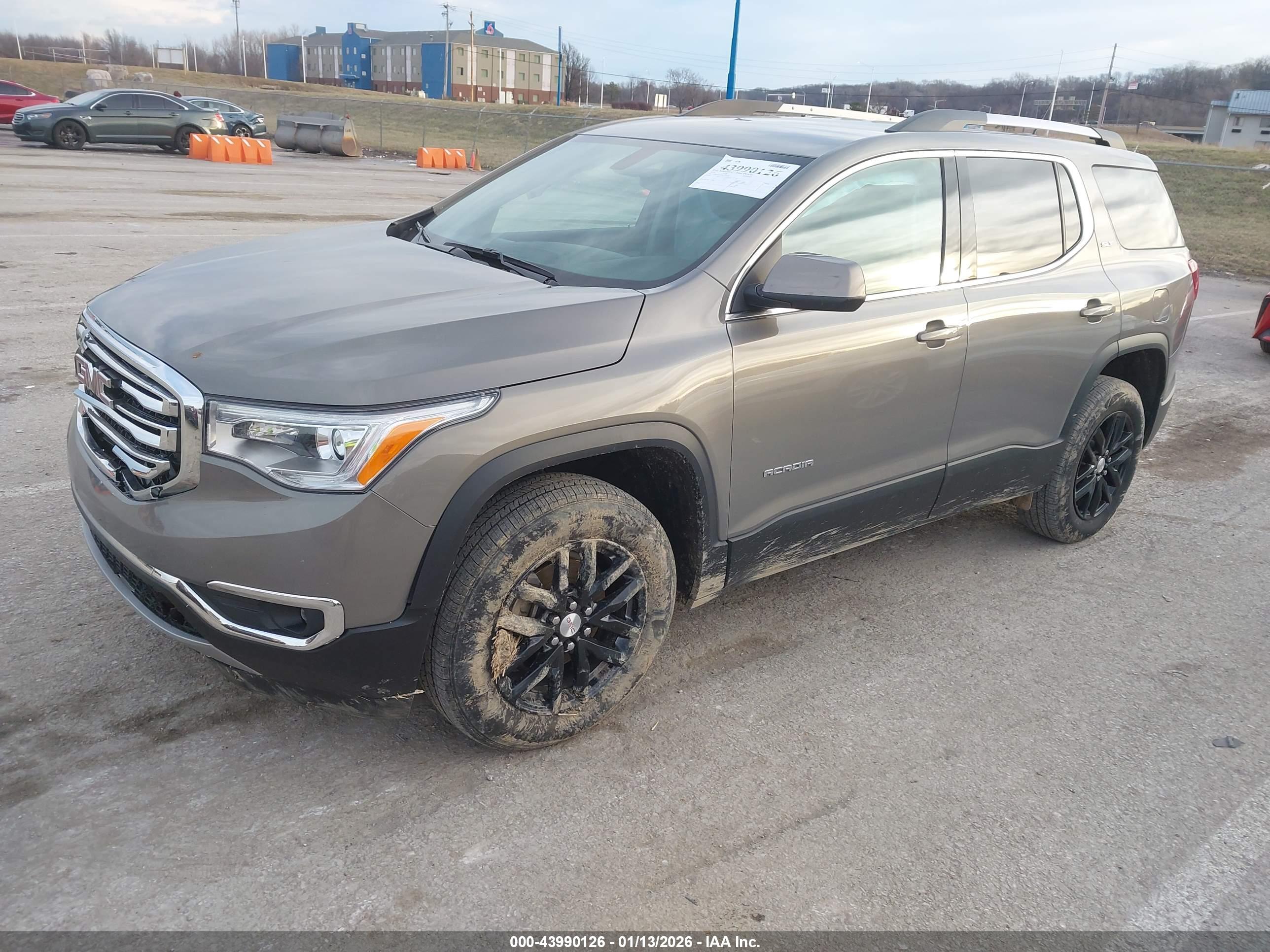 GMC ACADIA image 2