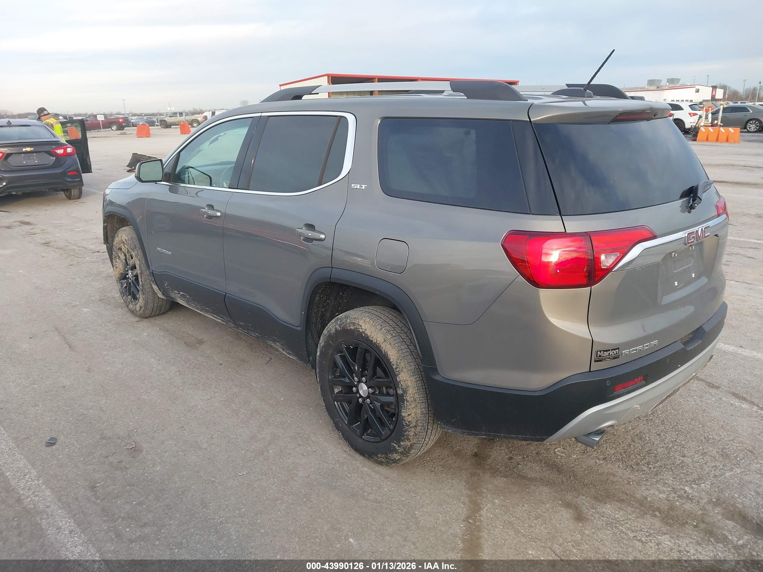 GMC ACADIA image 3