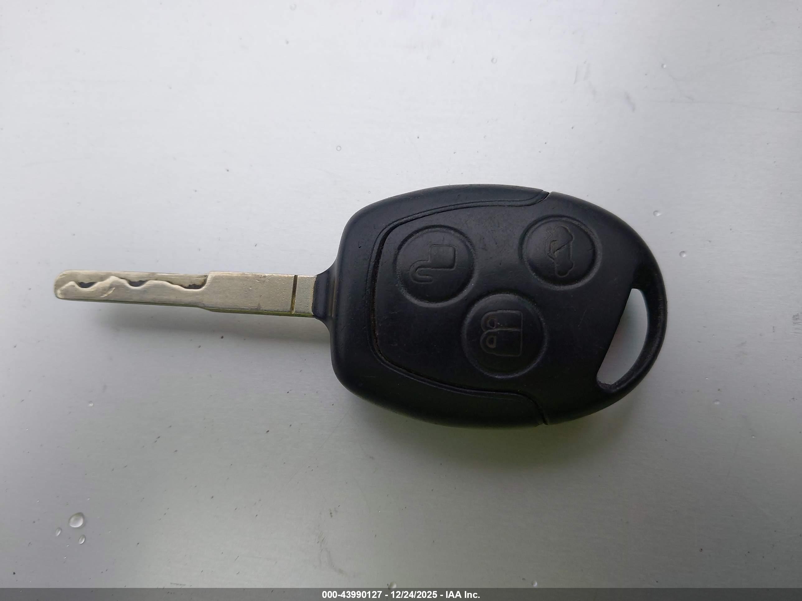 FORD FIESTA image 11