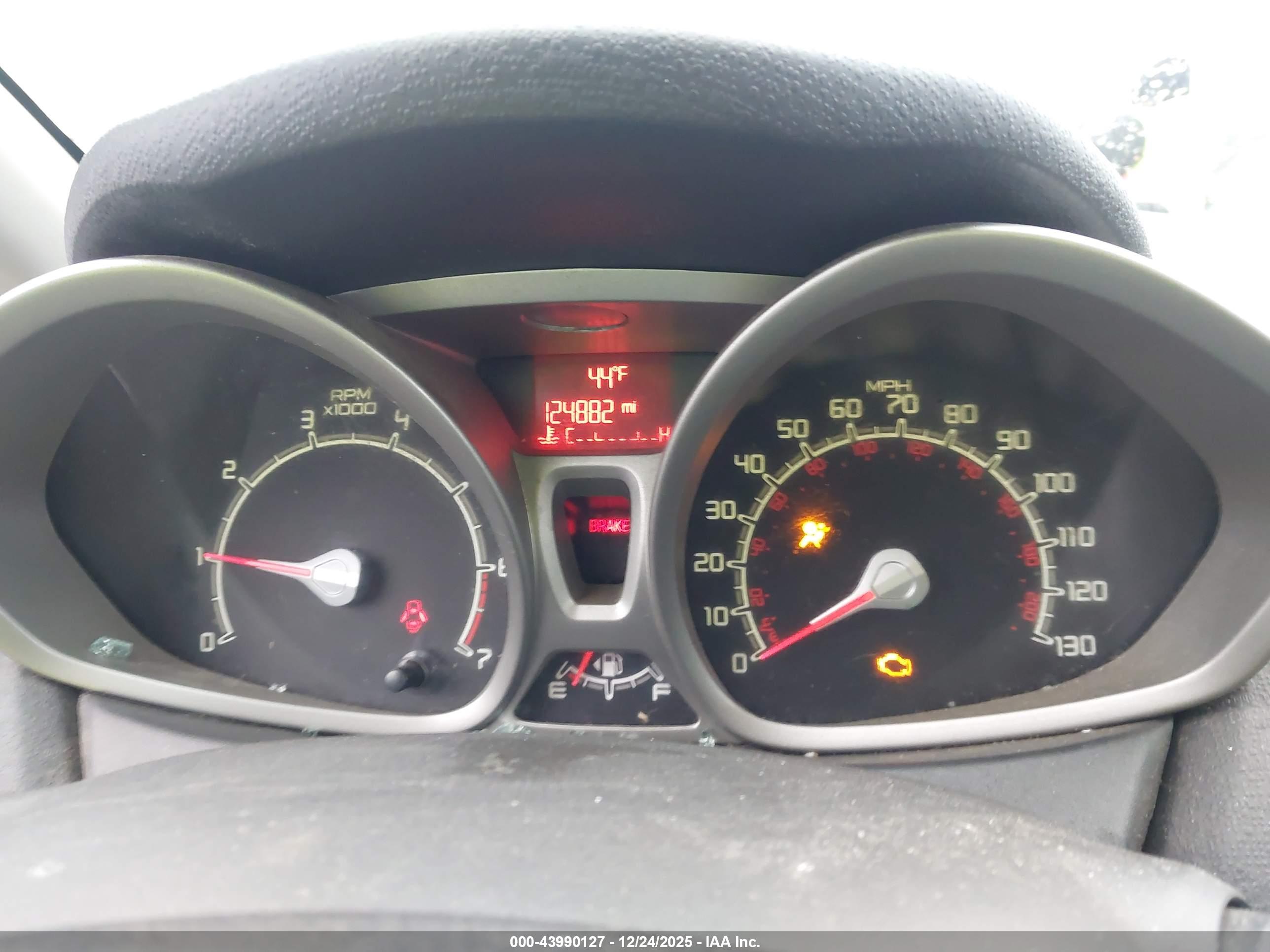 FORD FIESTA image 7