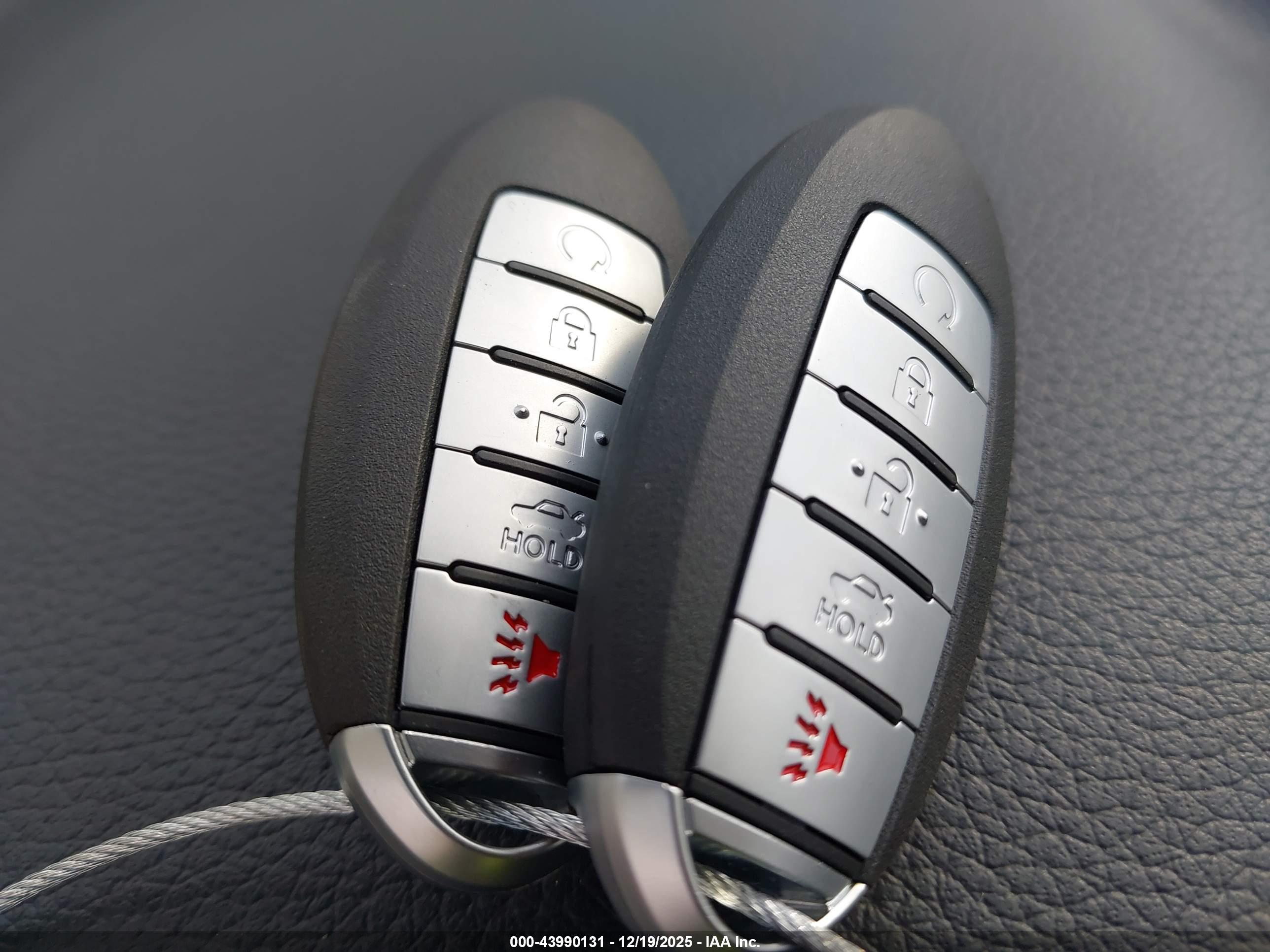 NISSAN ROGUE image 11