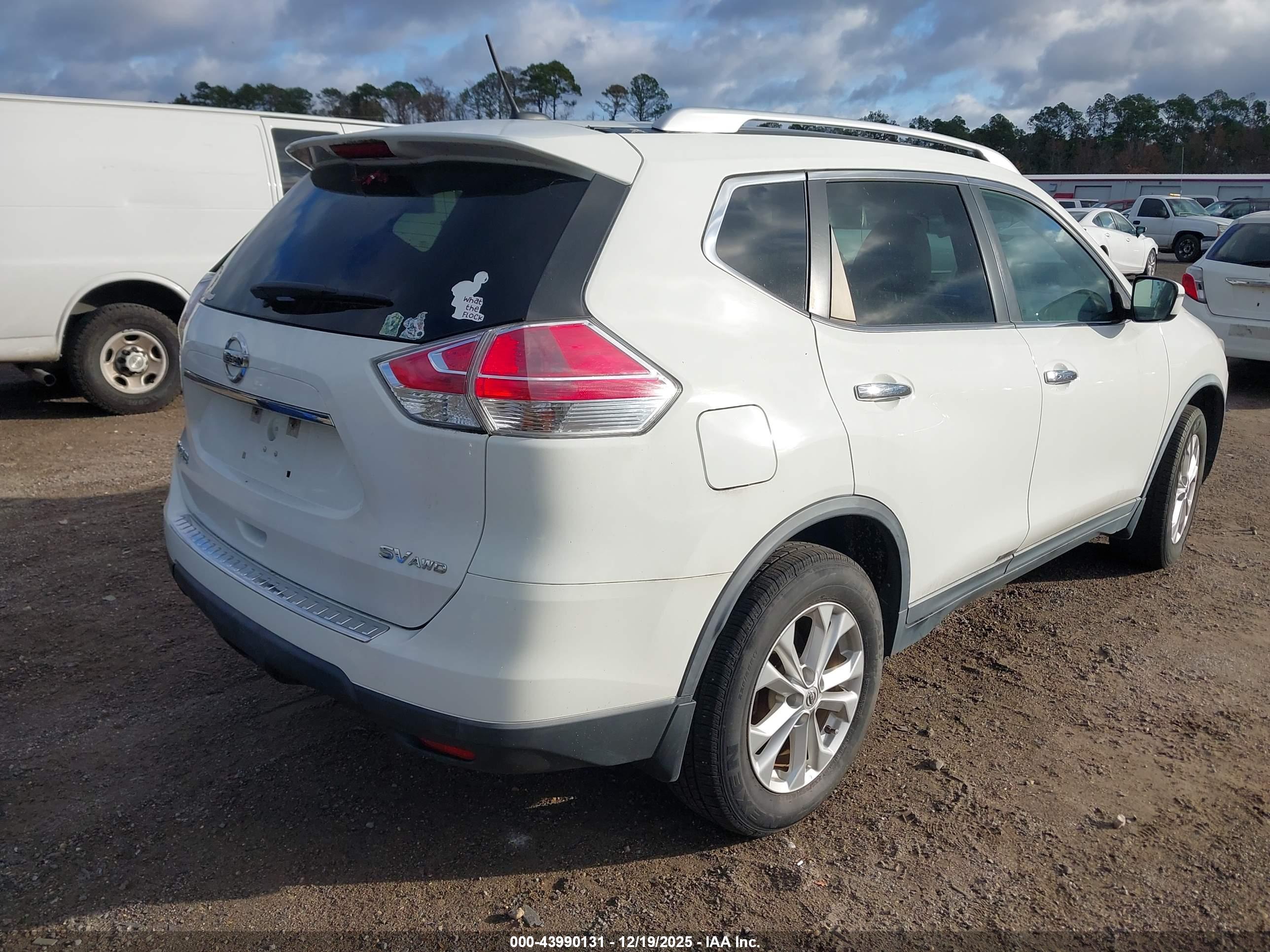 NISSAN ROGUE image 4