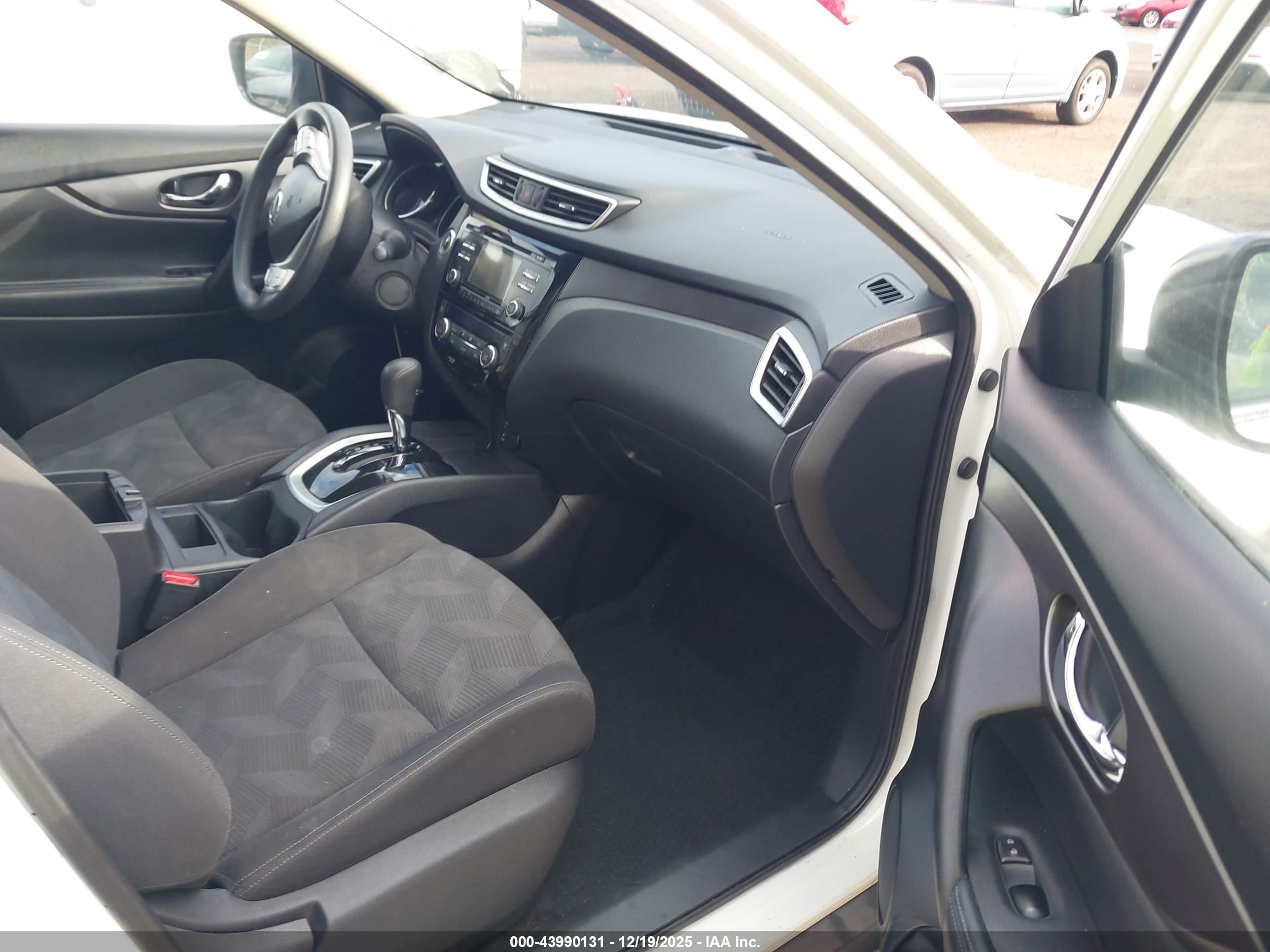 NISSAN ROGUE image 5