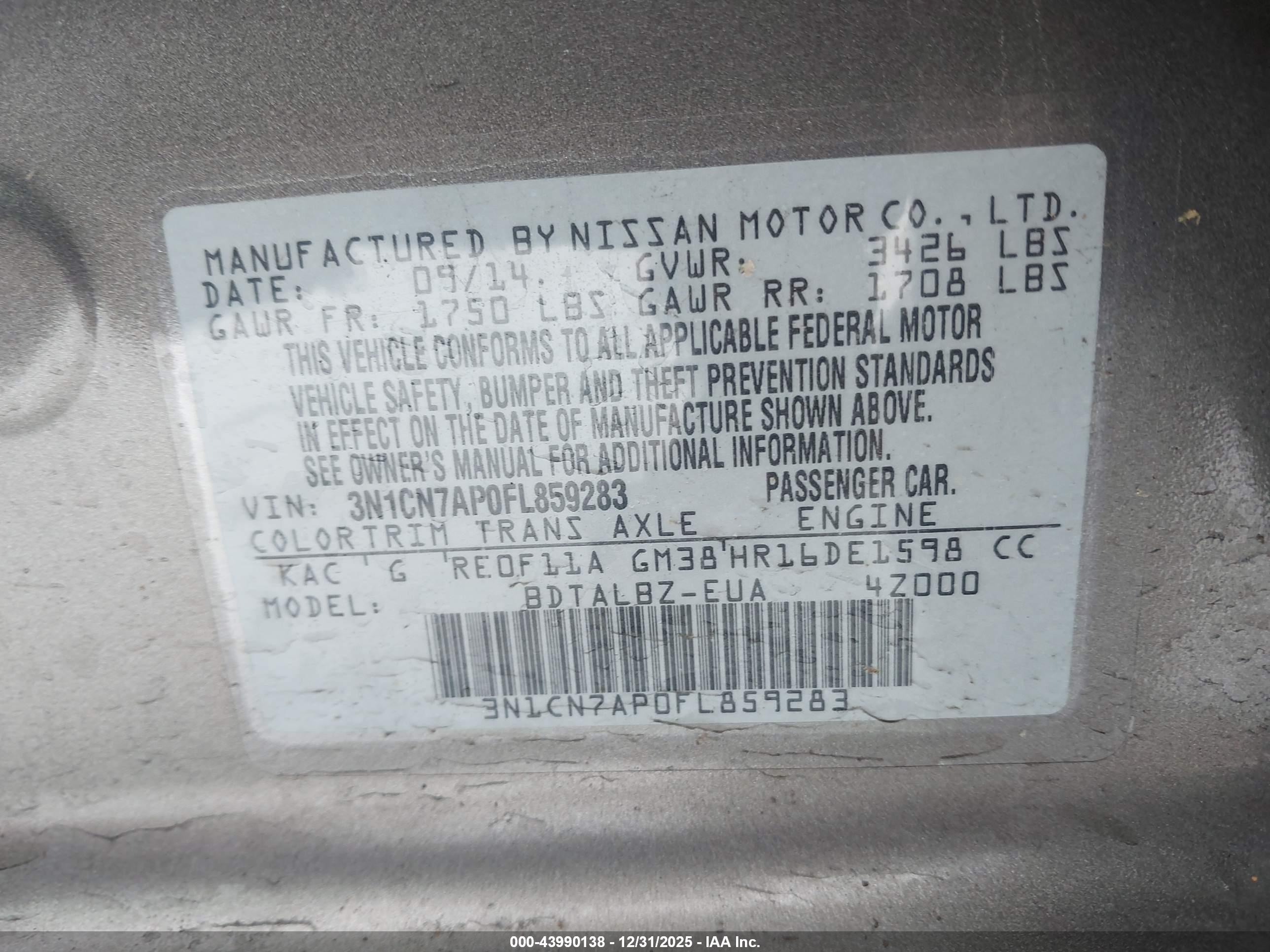 NISSAN VERSA image 9