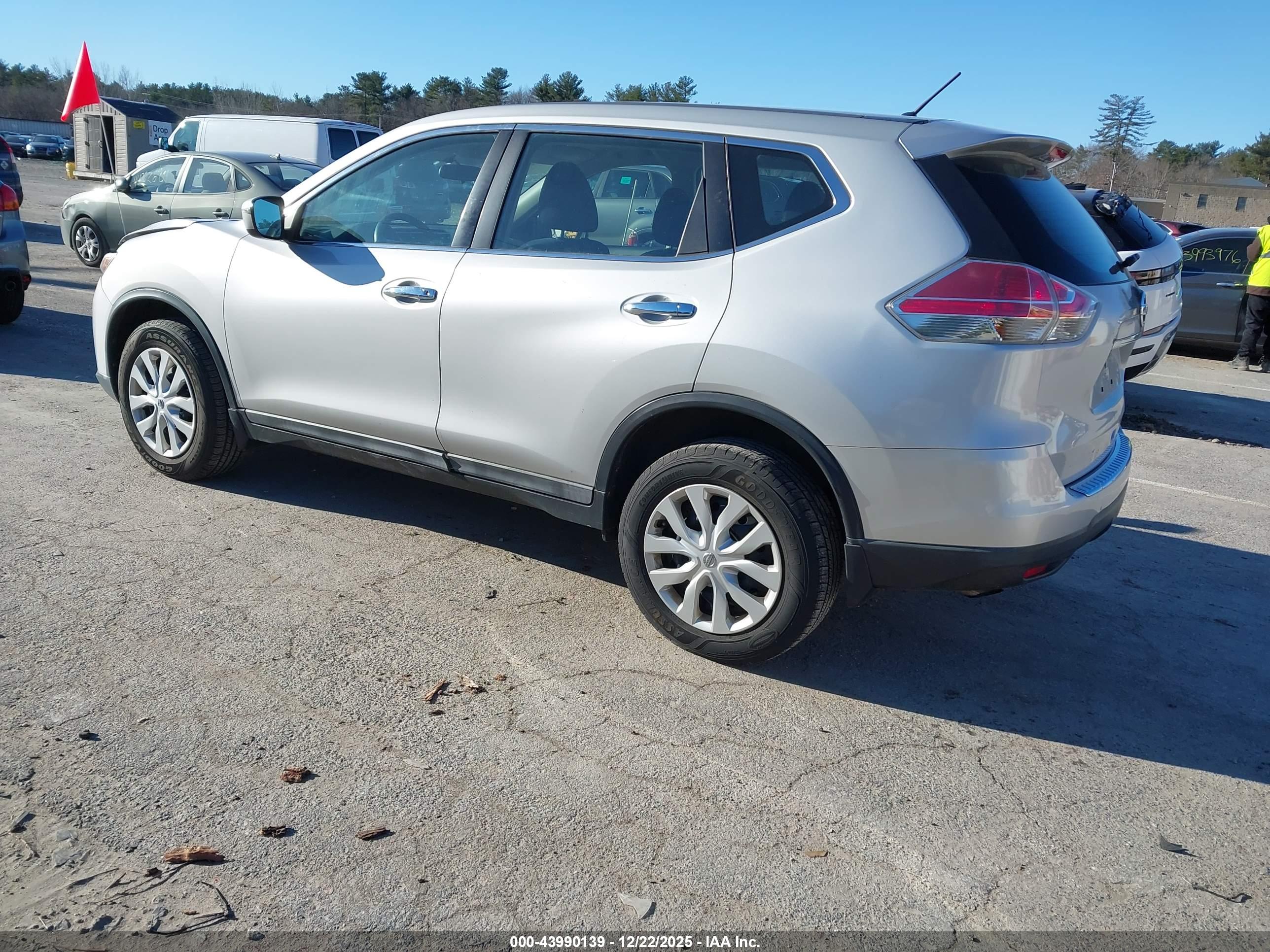 NISSAN ROGUE image 3