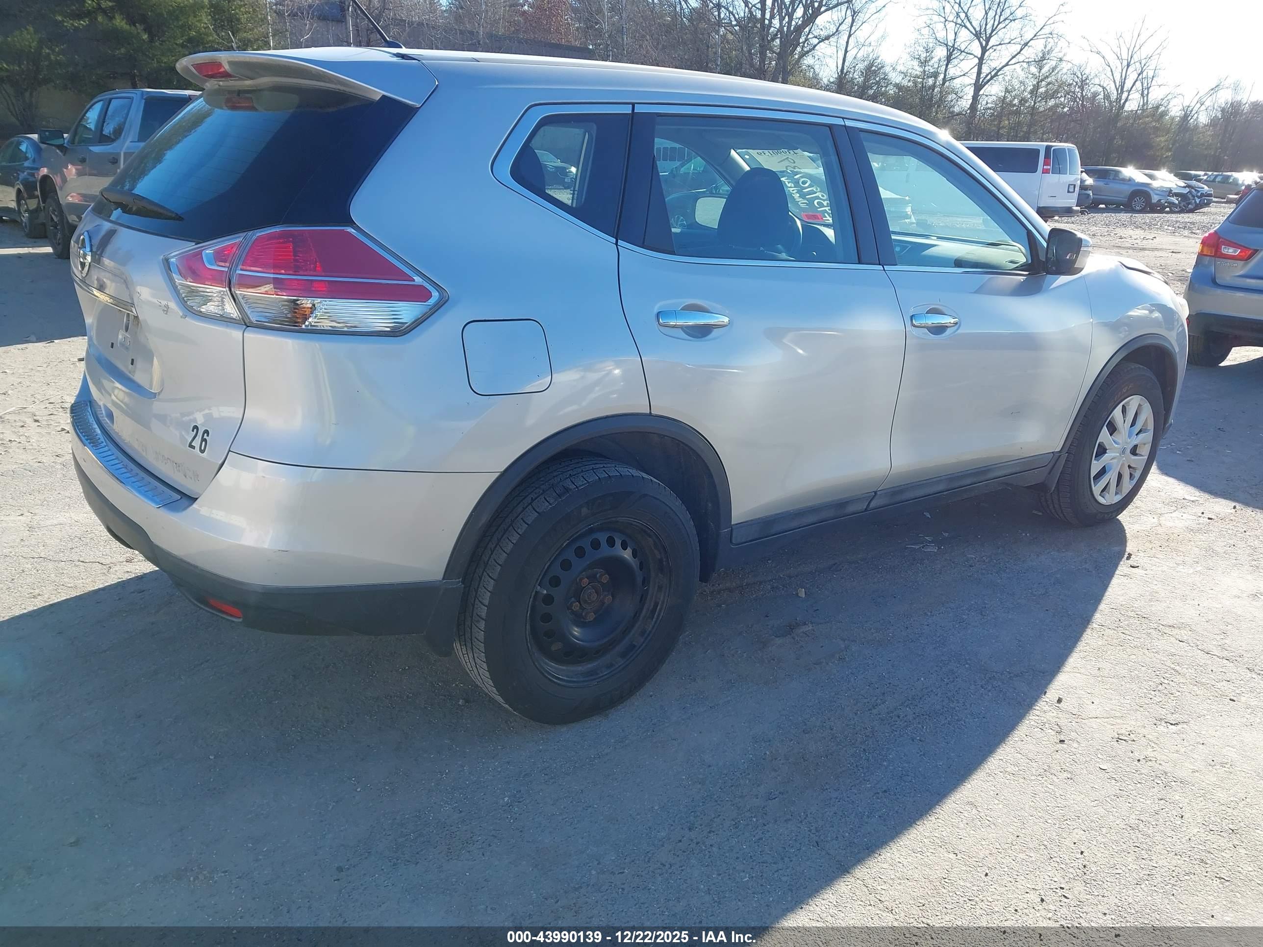 NISSAN ROGUE image 4