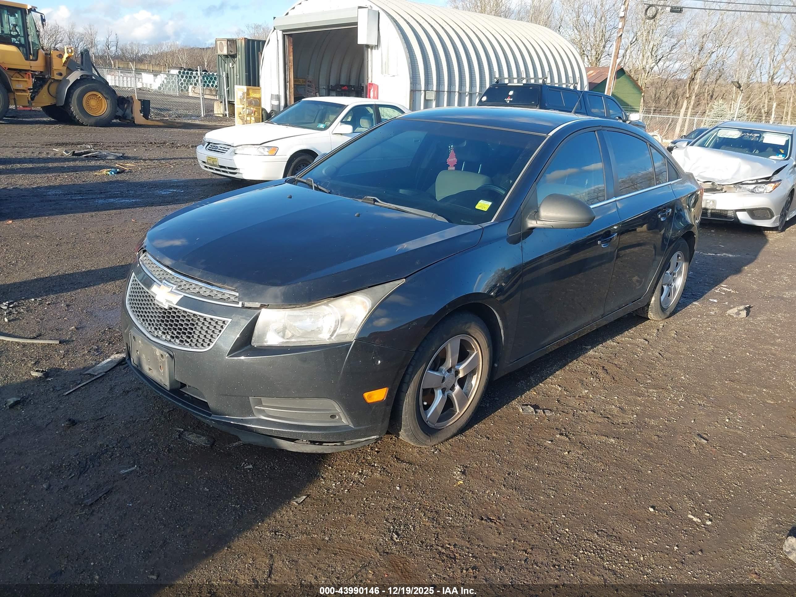 CHEVROLET CRUZE image 2