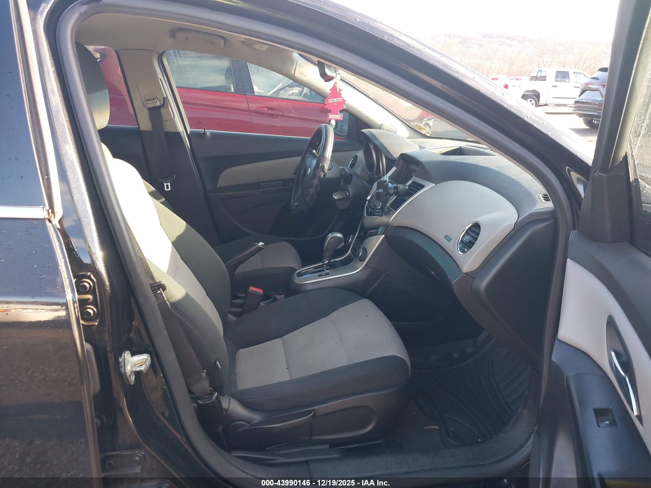 CHEVROLET CRUZE image 5