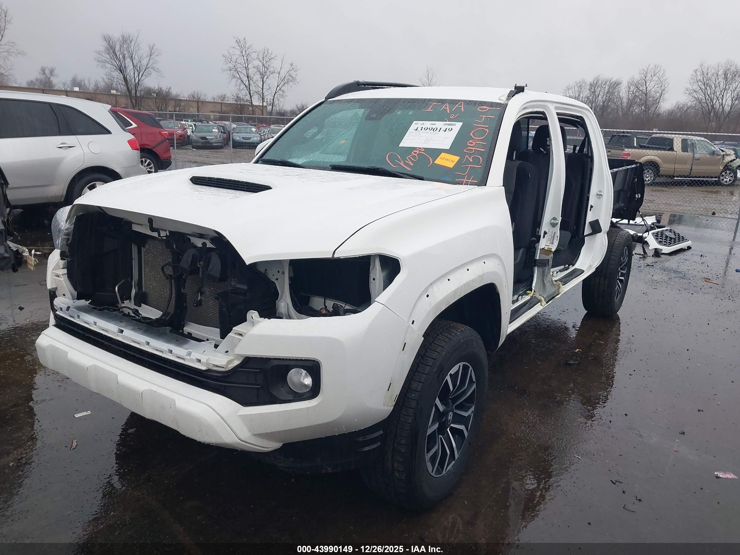 TOYOTA TACOMA image 2
