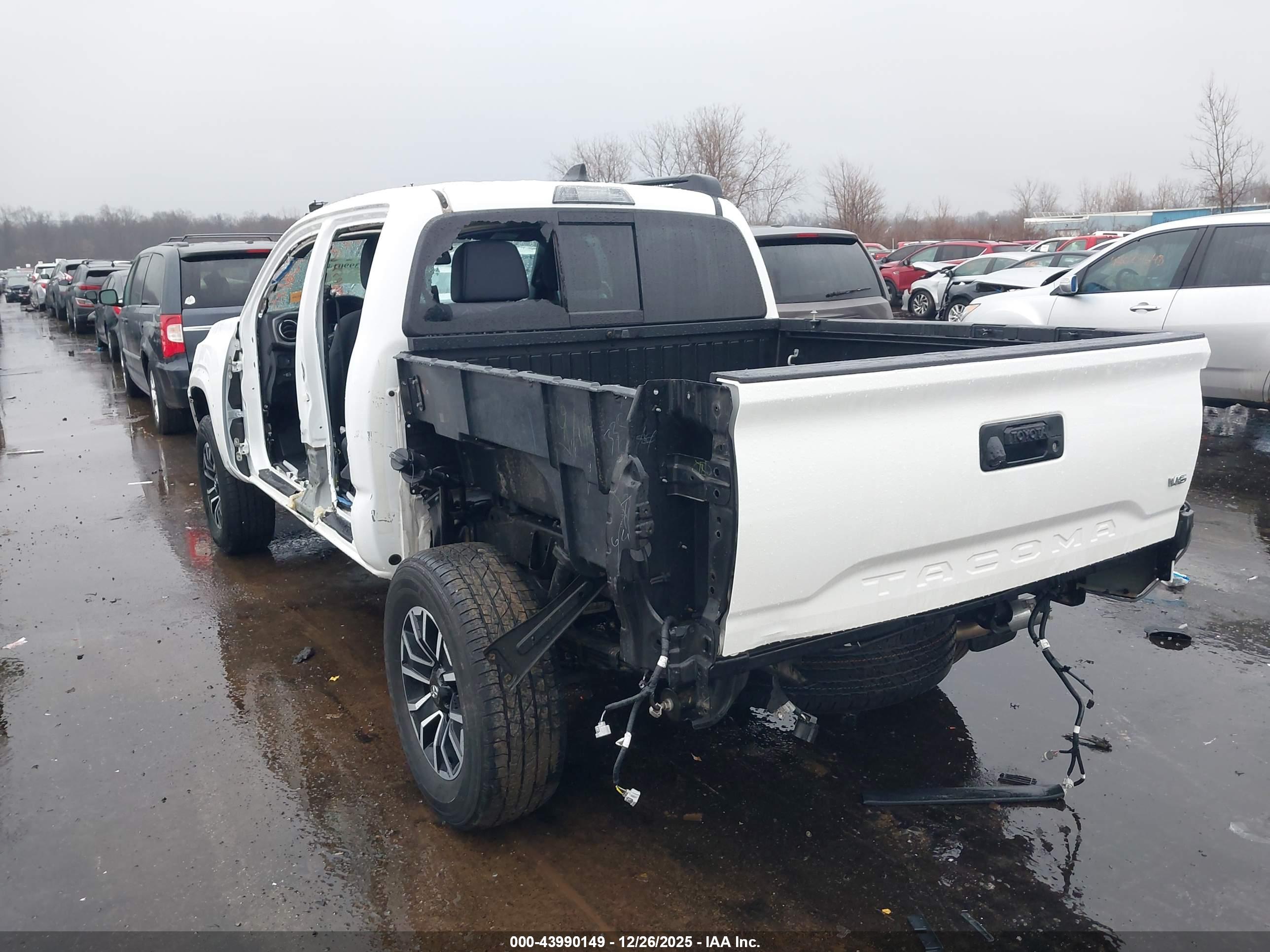 TOYOTA TACOMA image 3