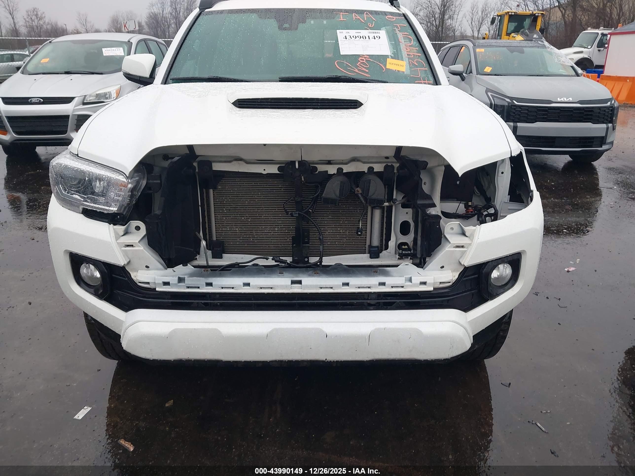 TOYOTA TACOMA image 6