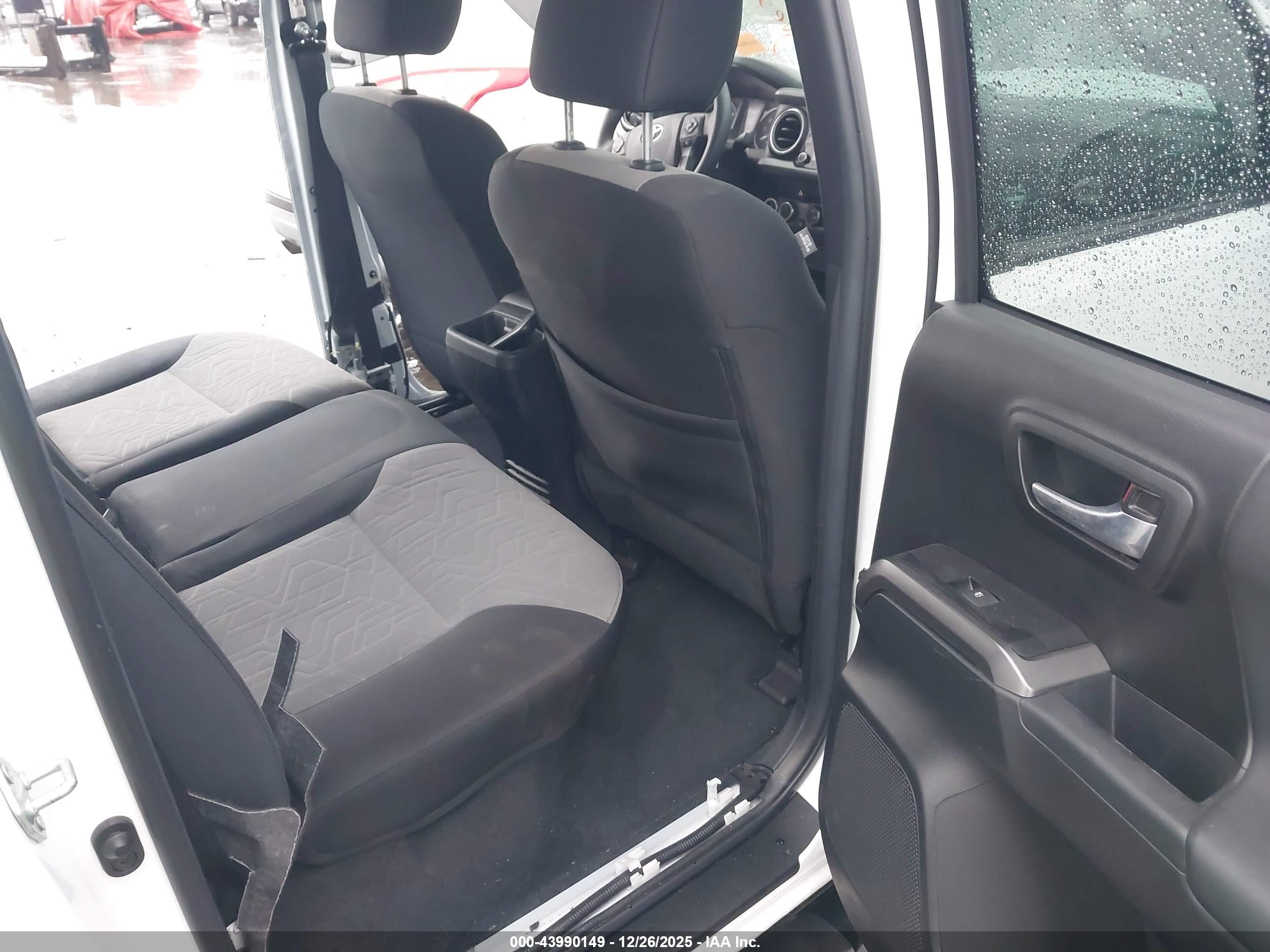 TOYOTA TACOMA image 8