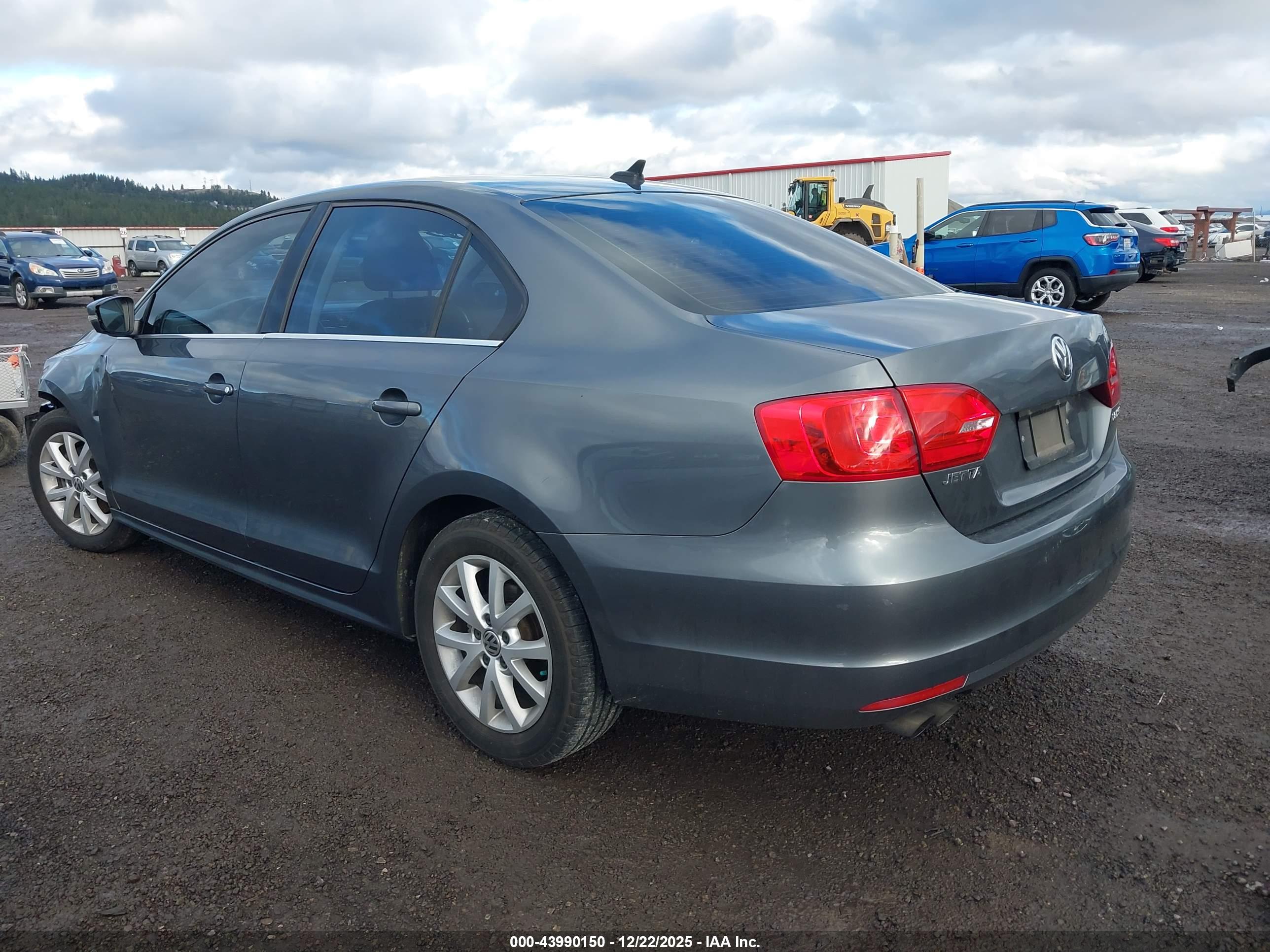 VOLKSWAGEN JETTA image 3