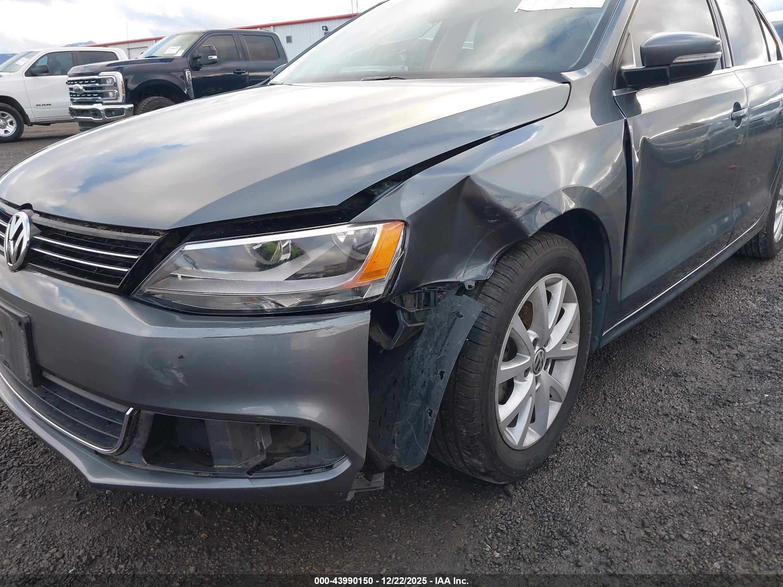 VOLKSWAGEN JETTA image 6