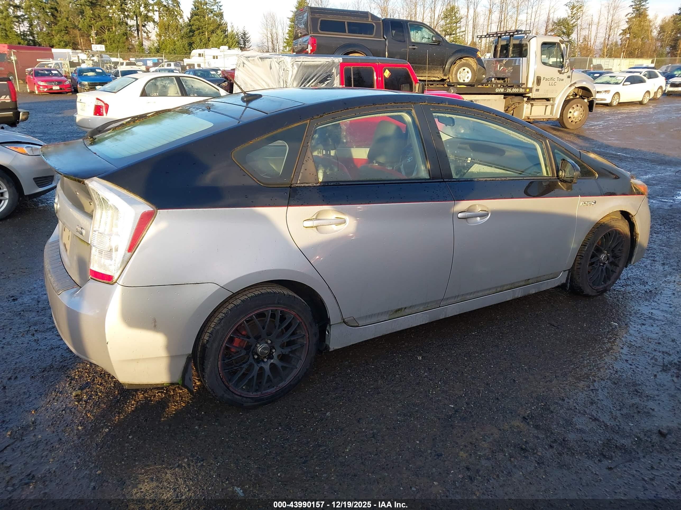 TOYOTA PRIUS image 4