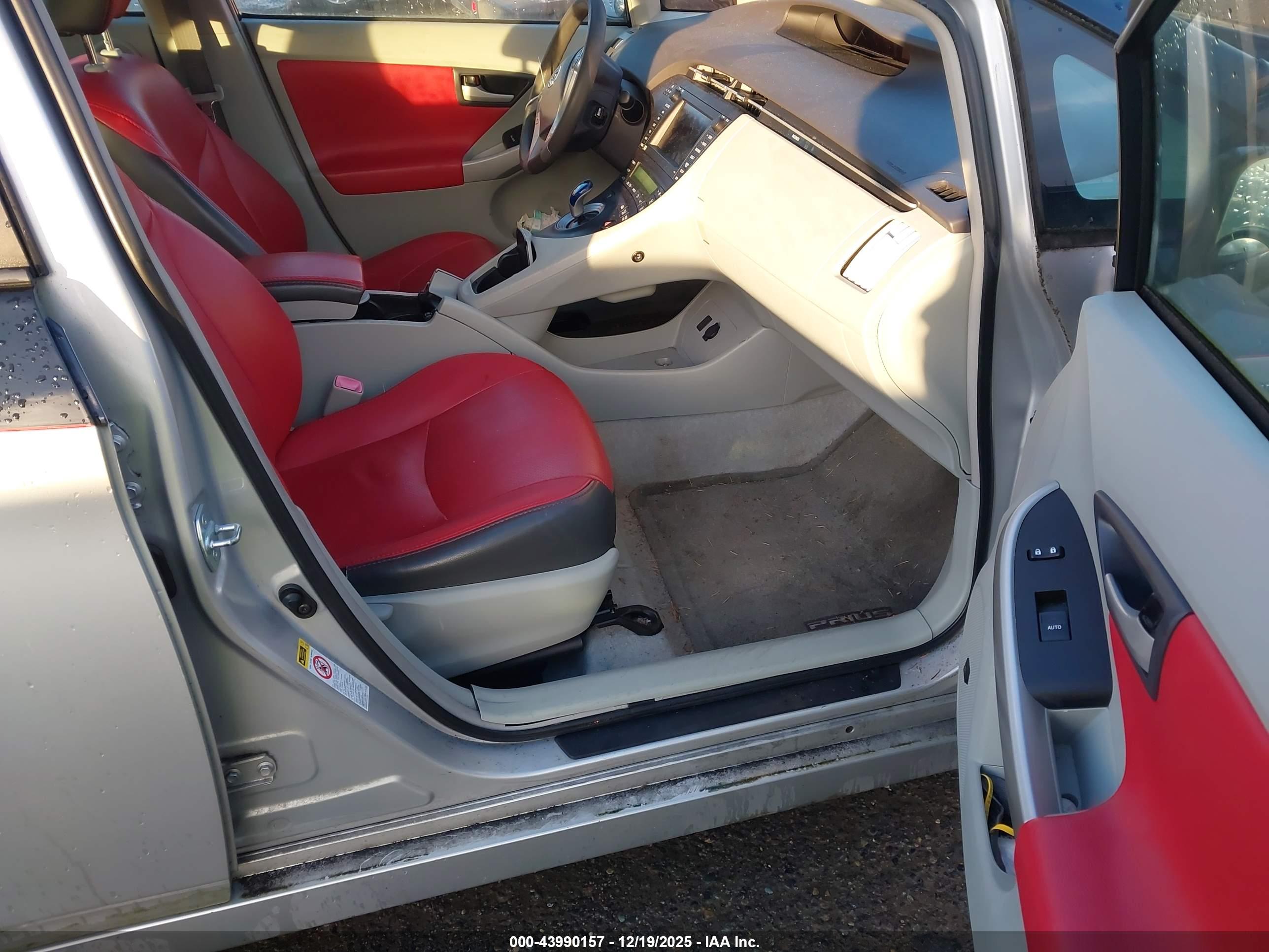 TOYOTA PRIUS image 5
