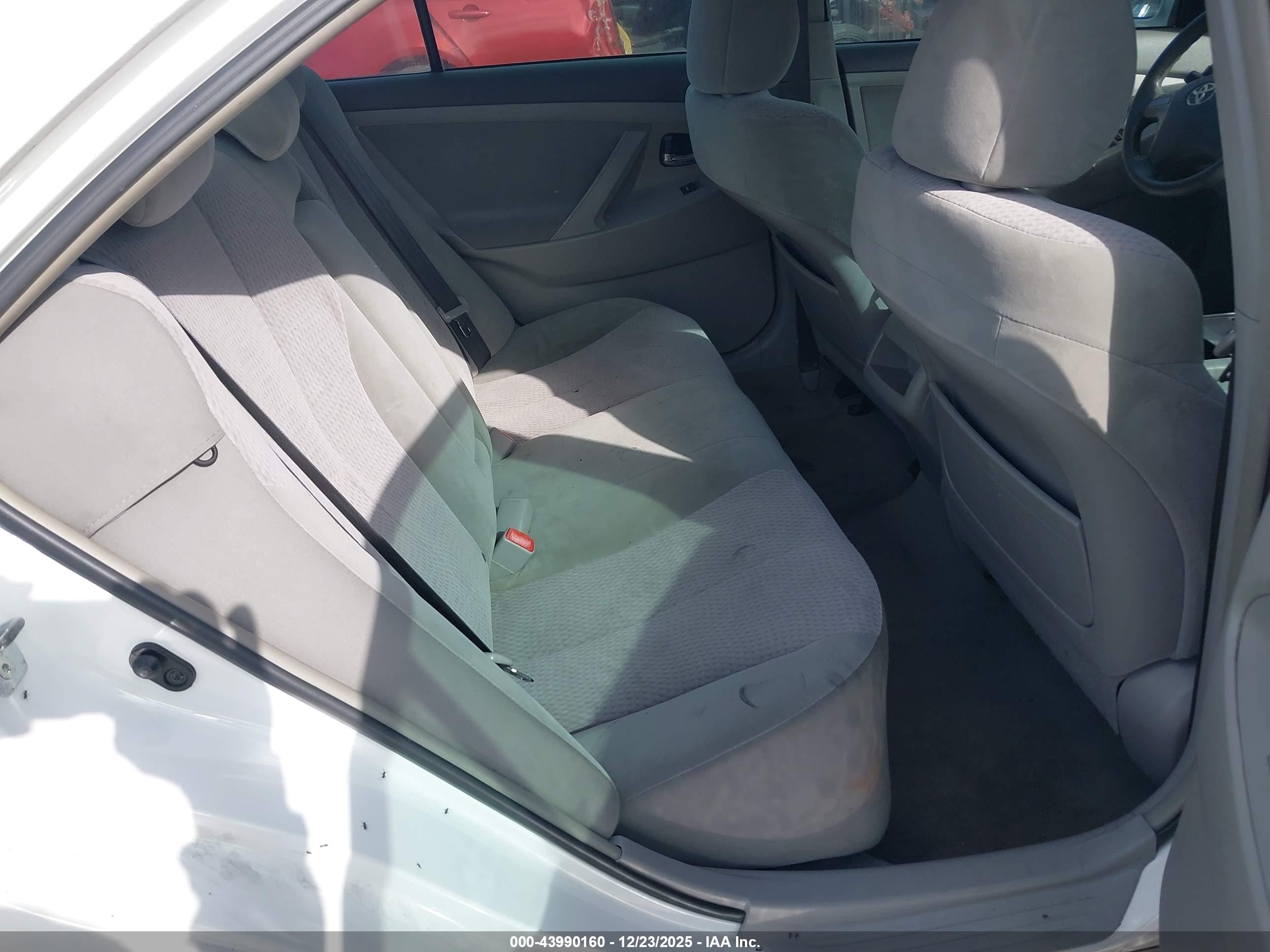 TOYOTA CAMRY image 8