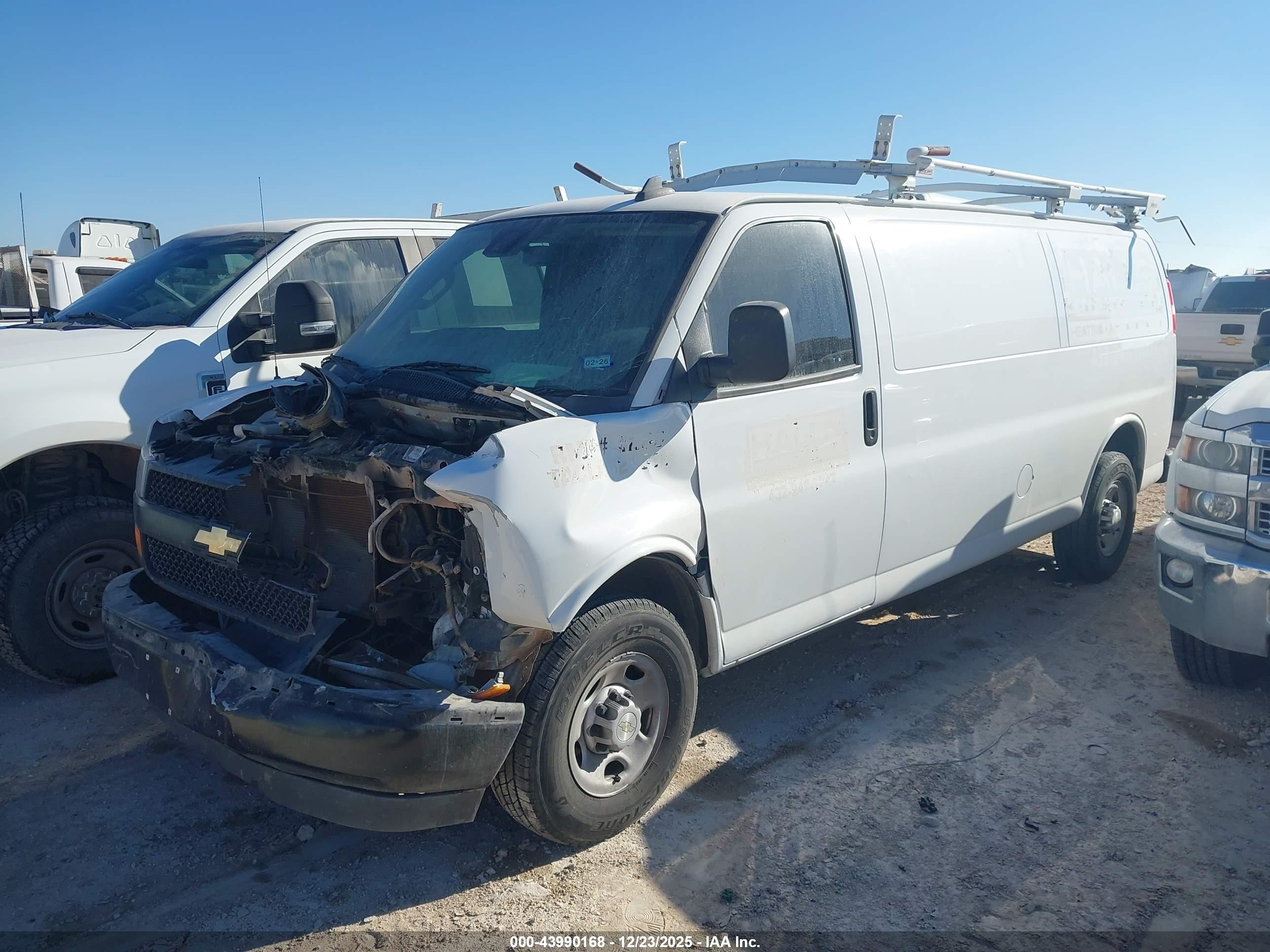 CHEVROLET EXPRESS image 2