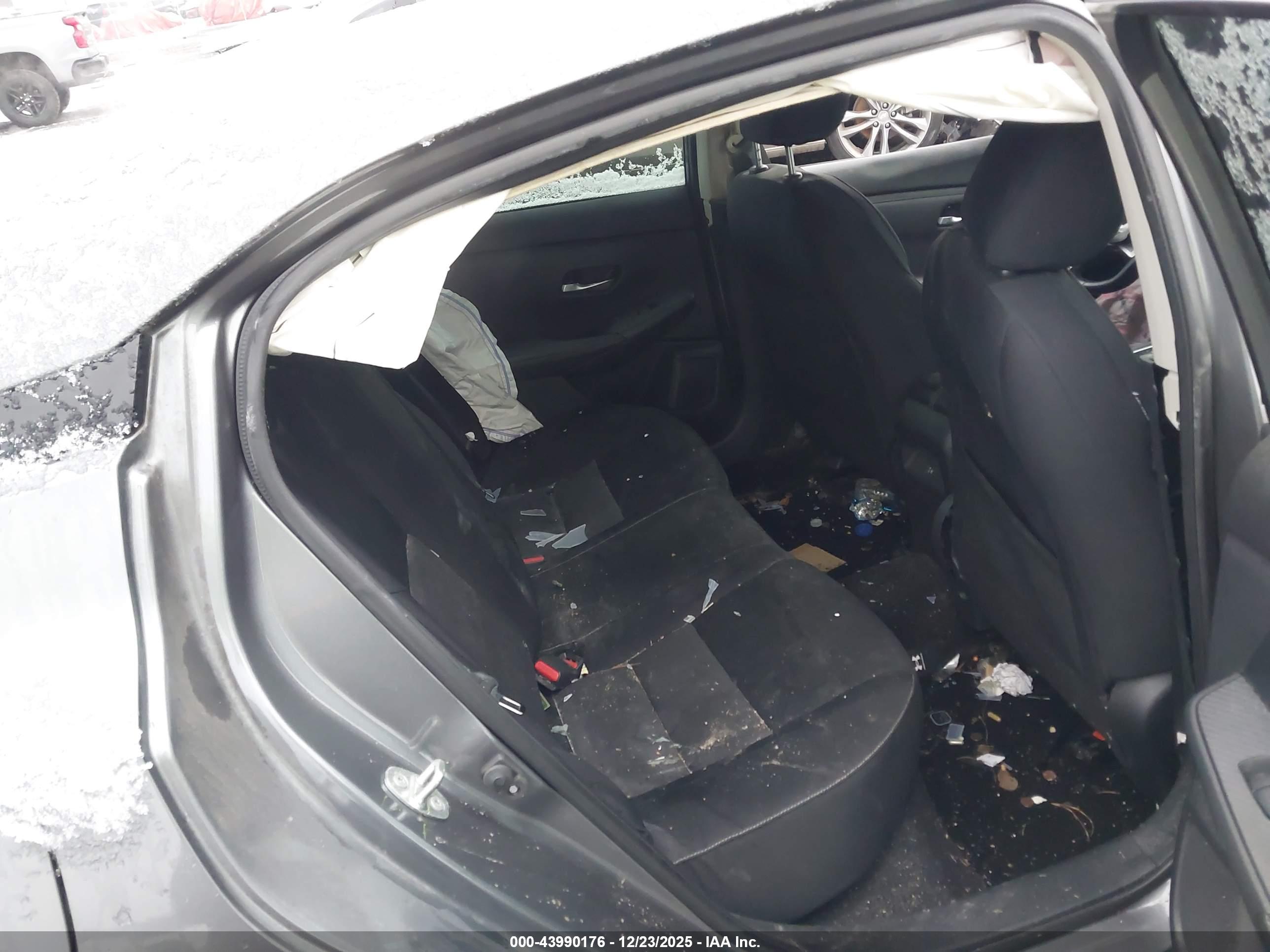 NISSAN SENTRA image 8