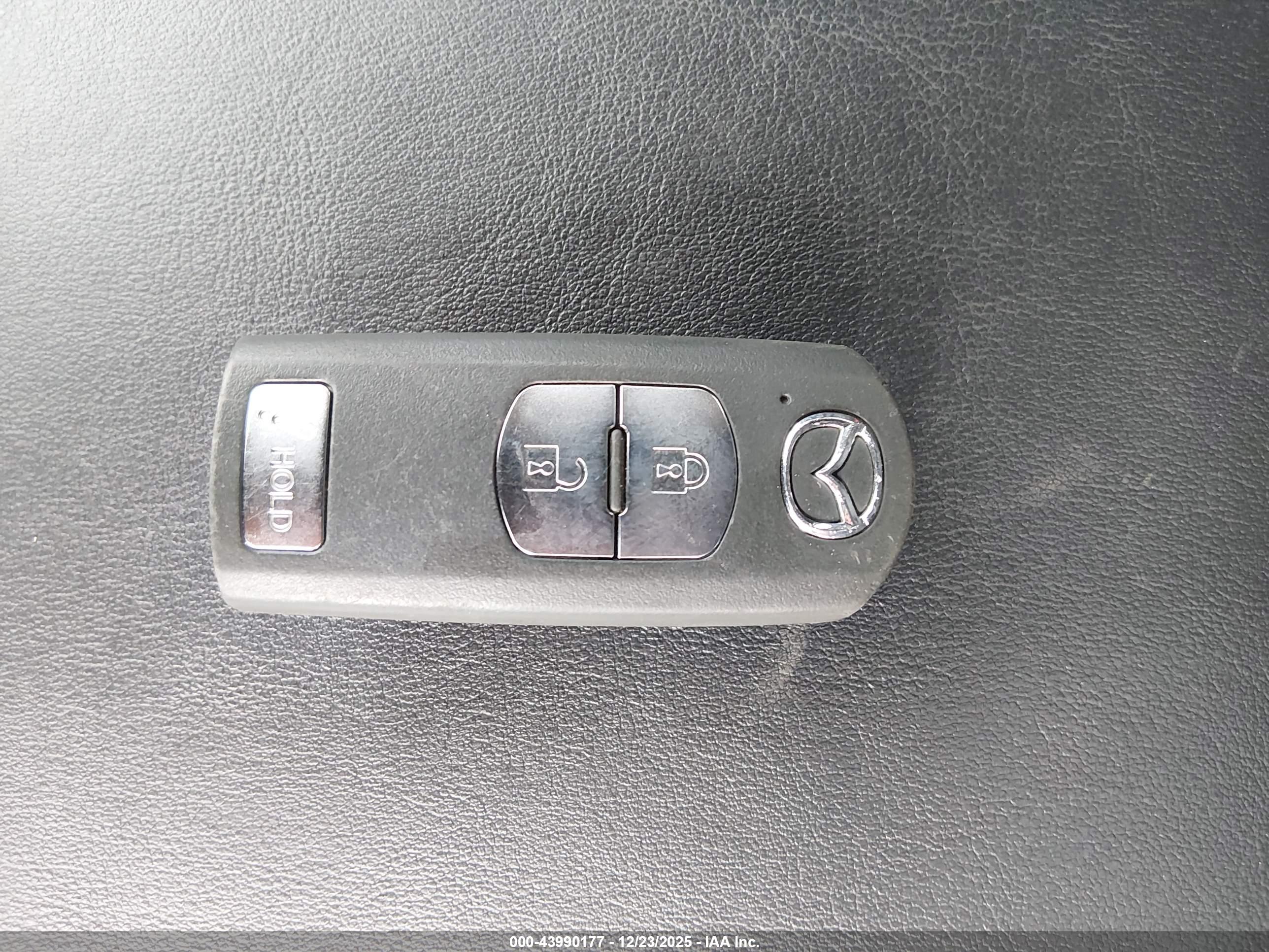 MAZDA MAZDA3 image 11