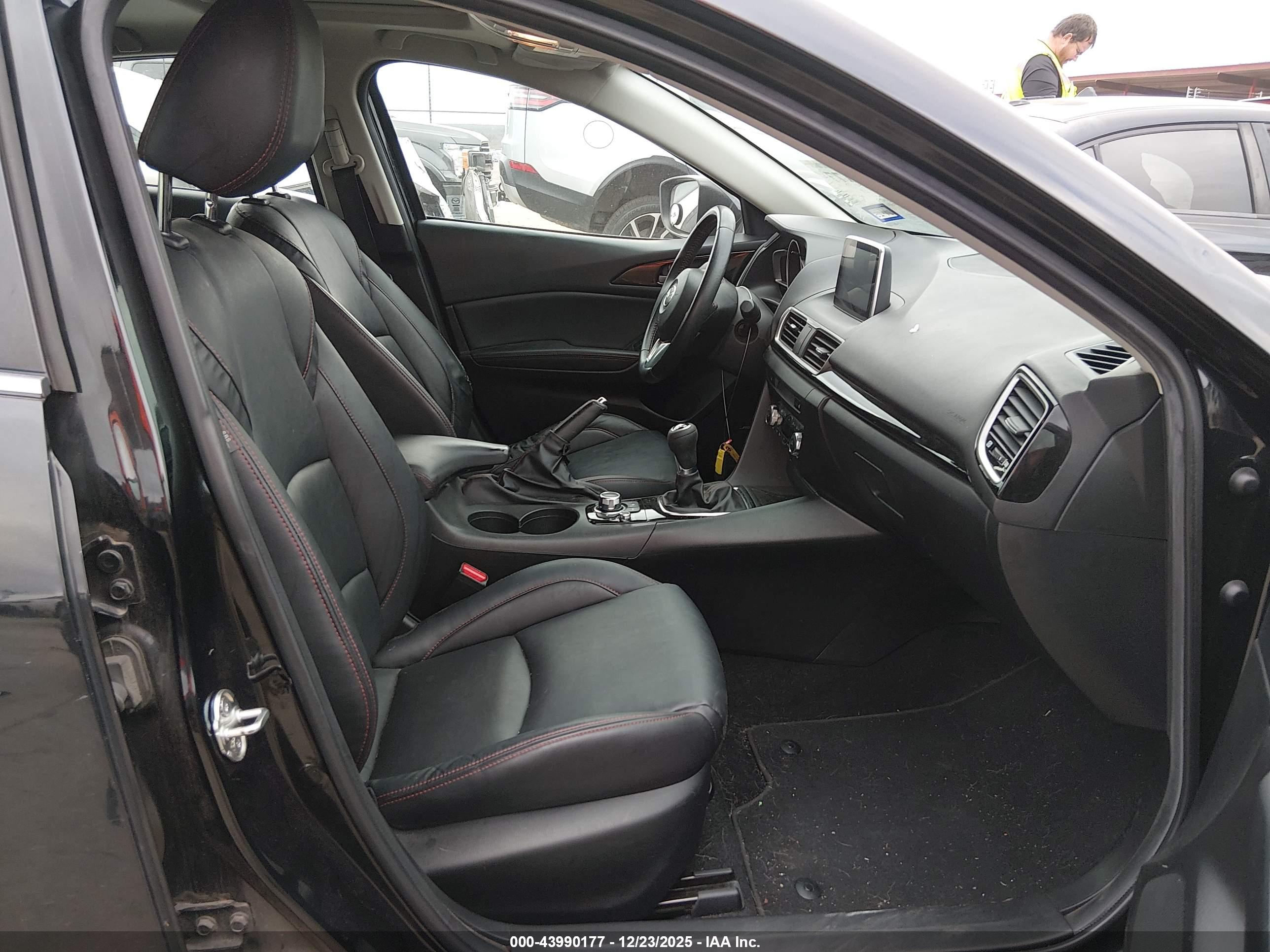 MAZDA MAZDA3 image 5
