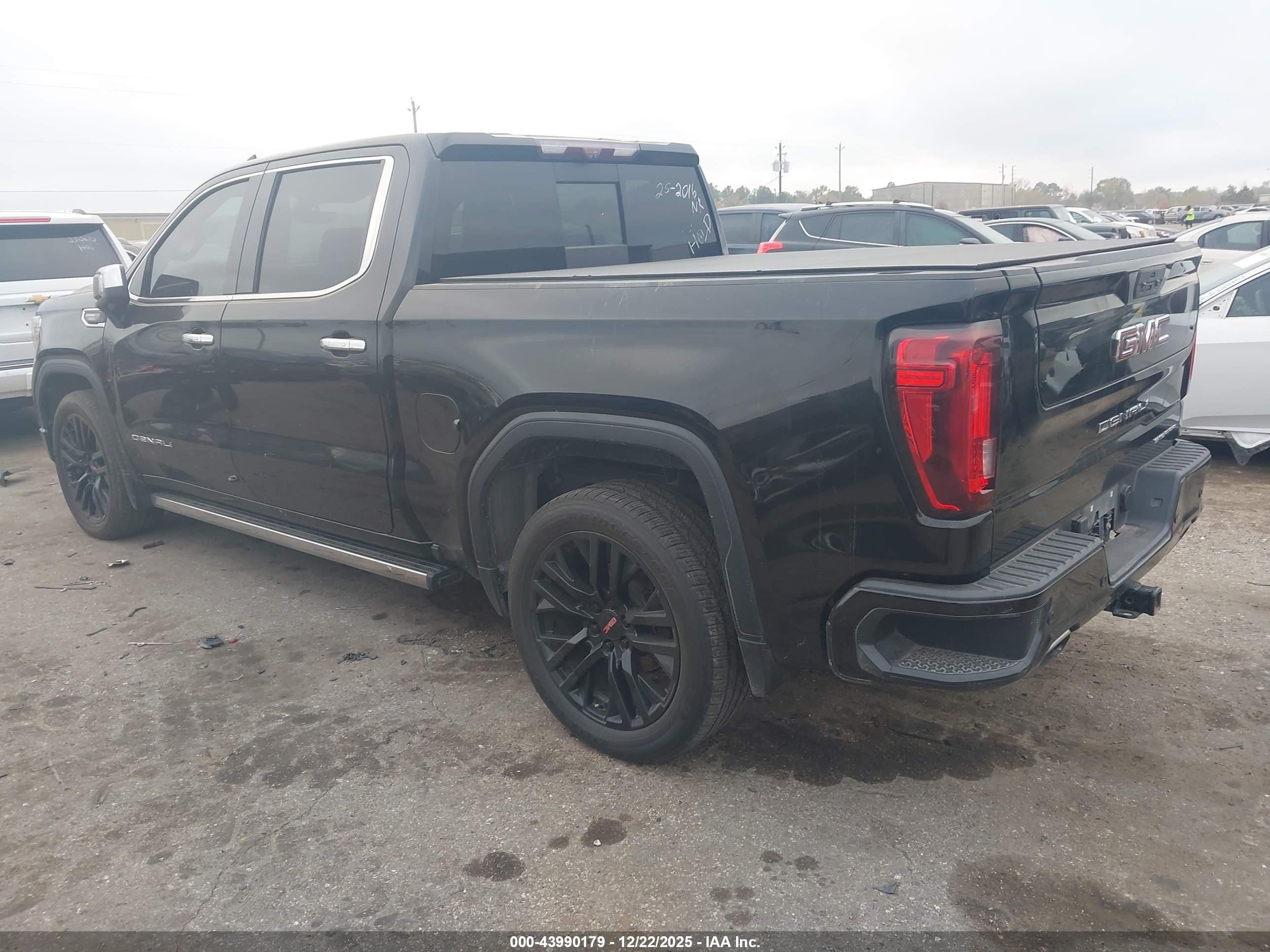 GMC SIERRA image 3