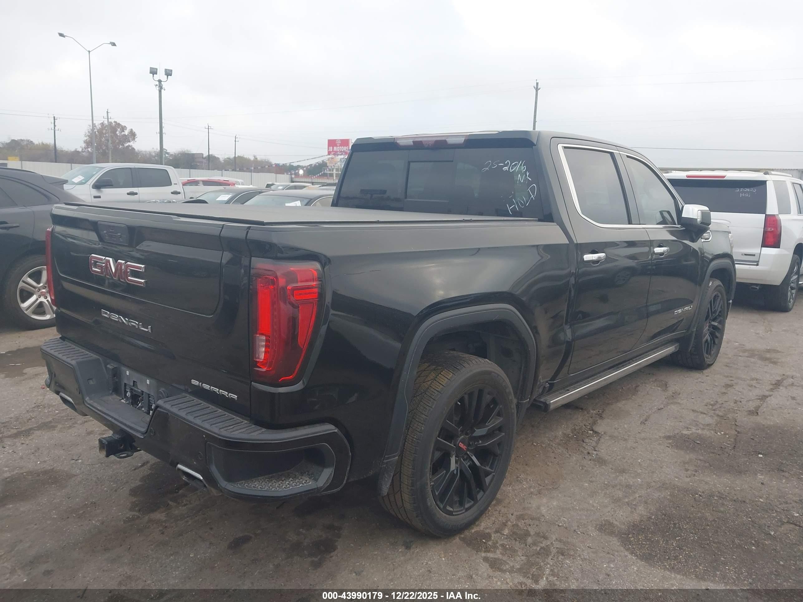 GMC SIERRA image 4