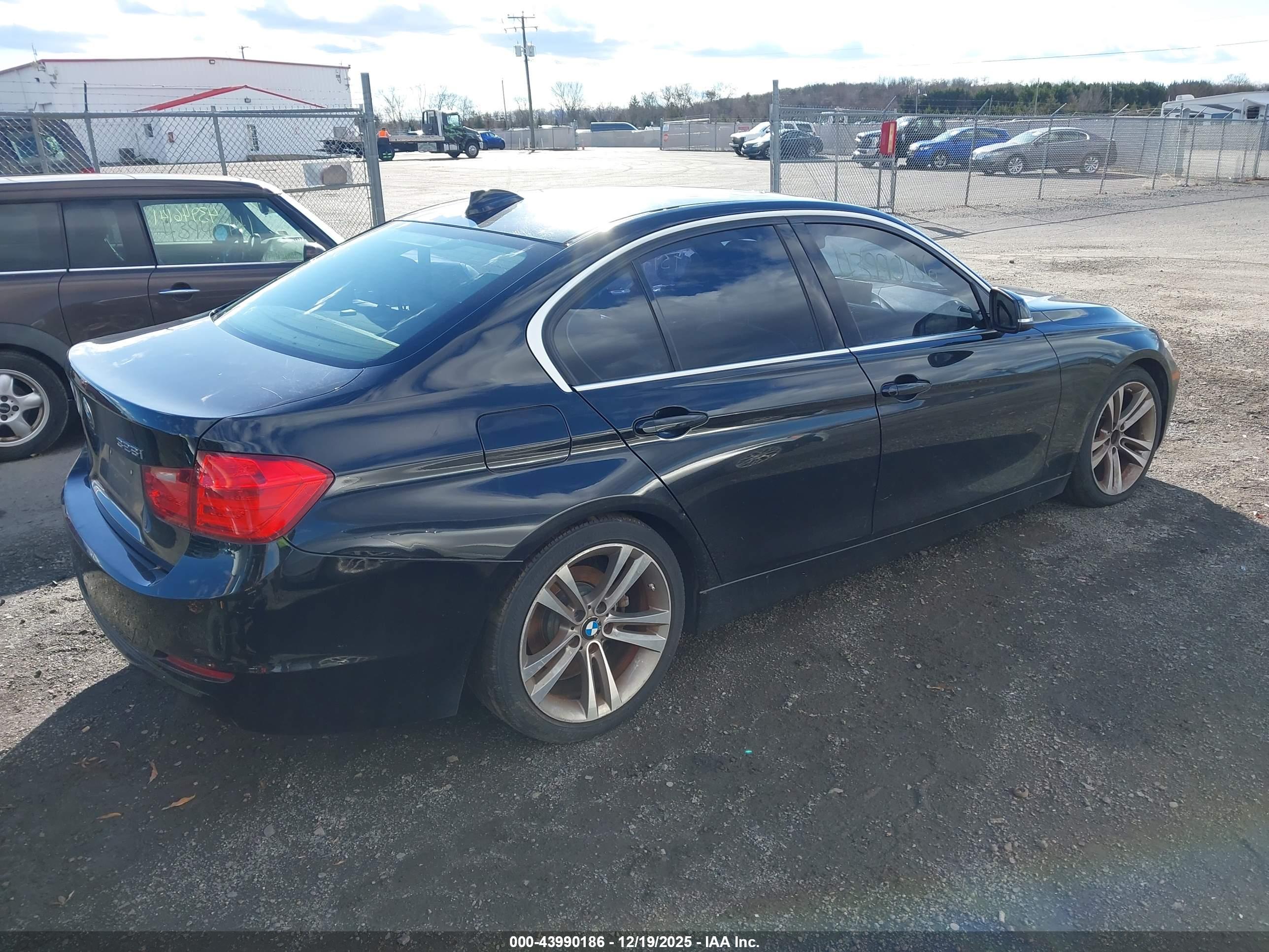 BMW 328I image 4