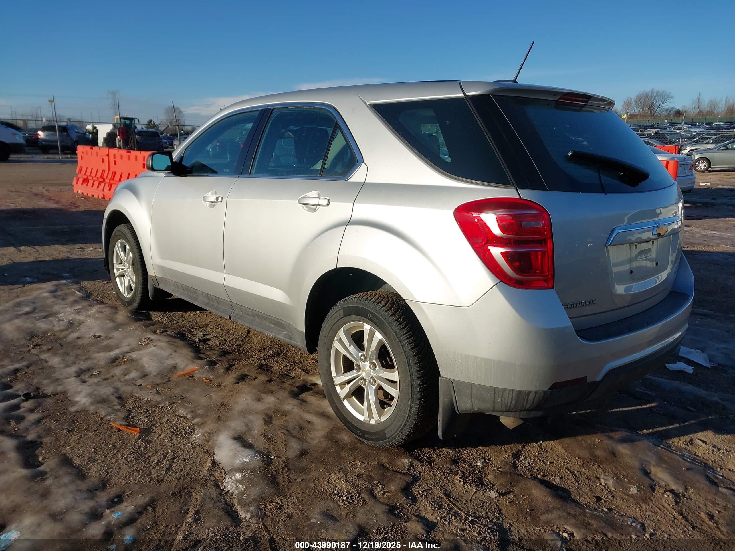 CHEVROLET EQUINOX image 3