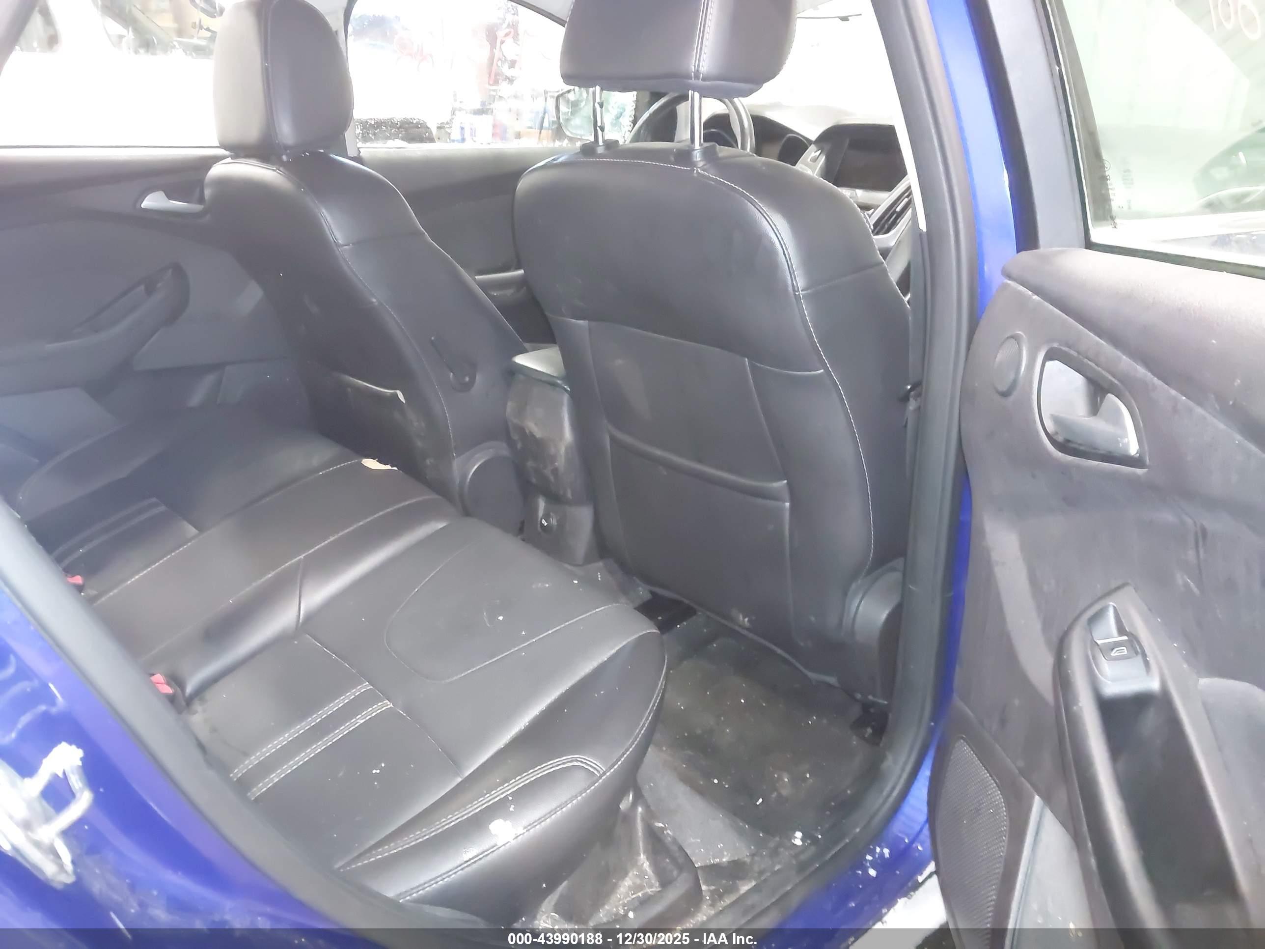 FORD FOCUS image 8